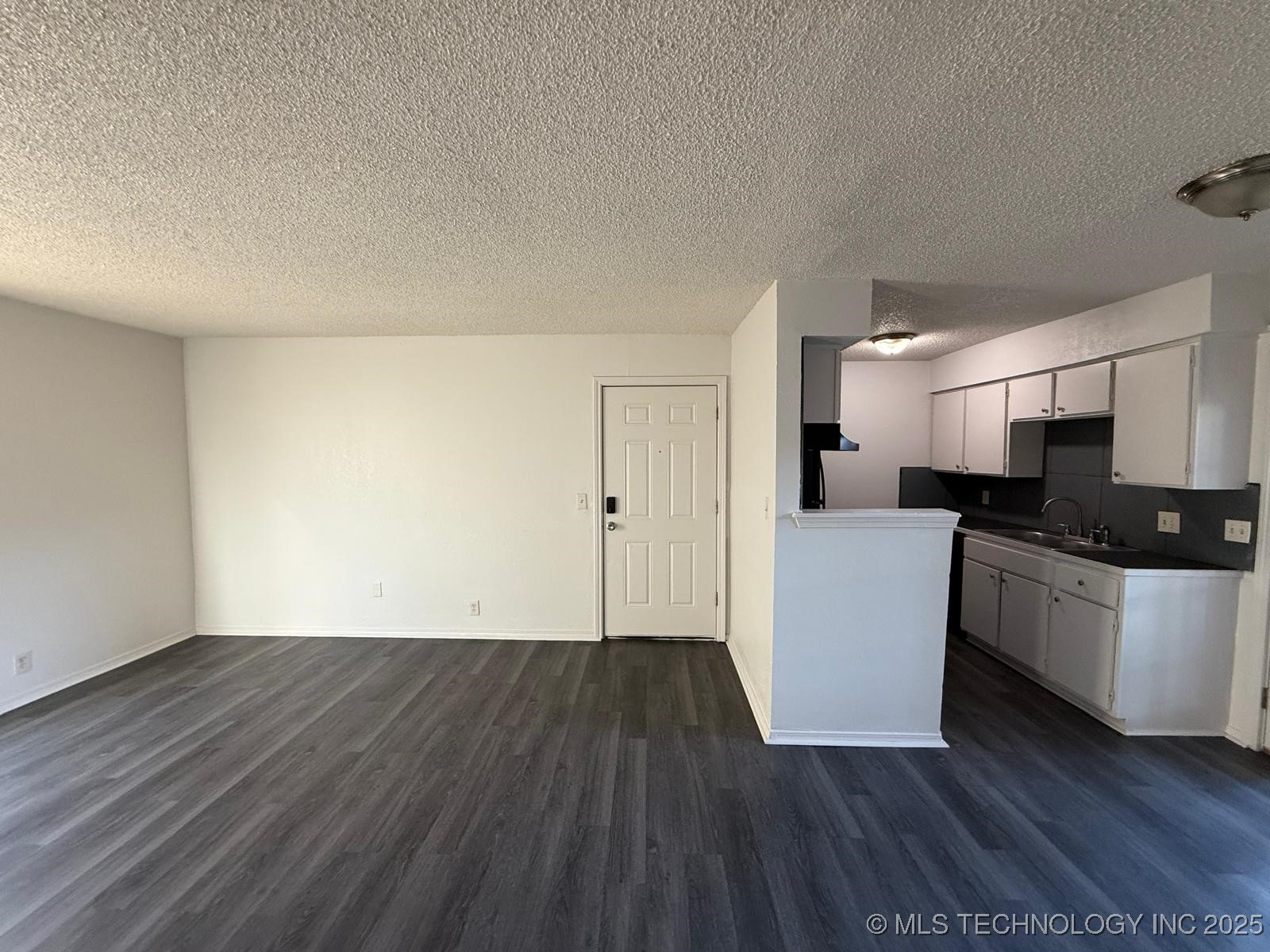 1429 E 62nd Street G Property Photo 19