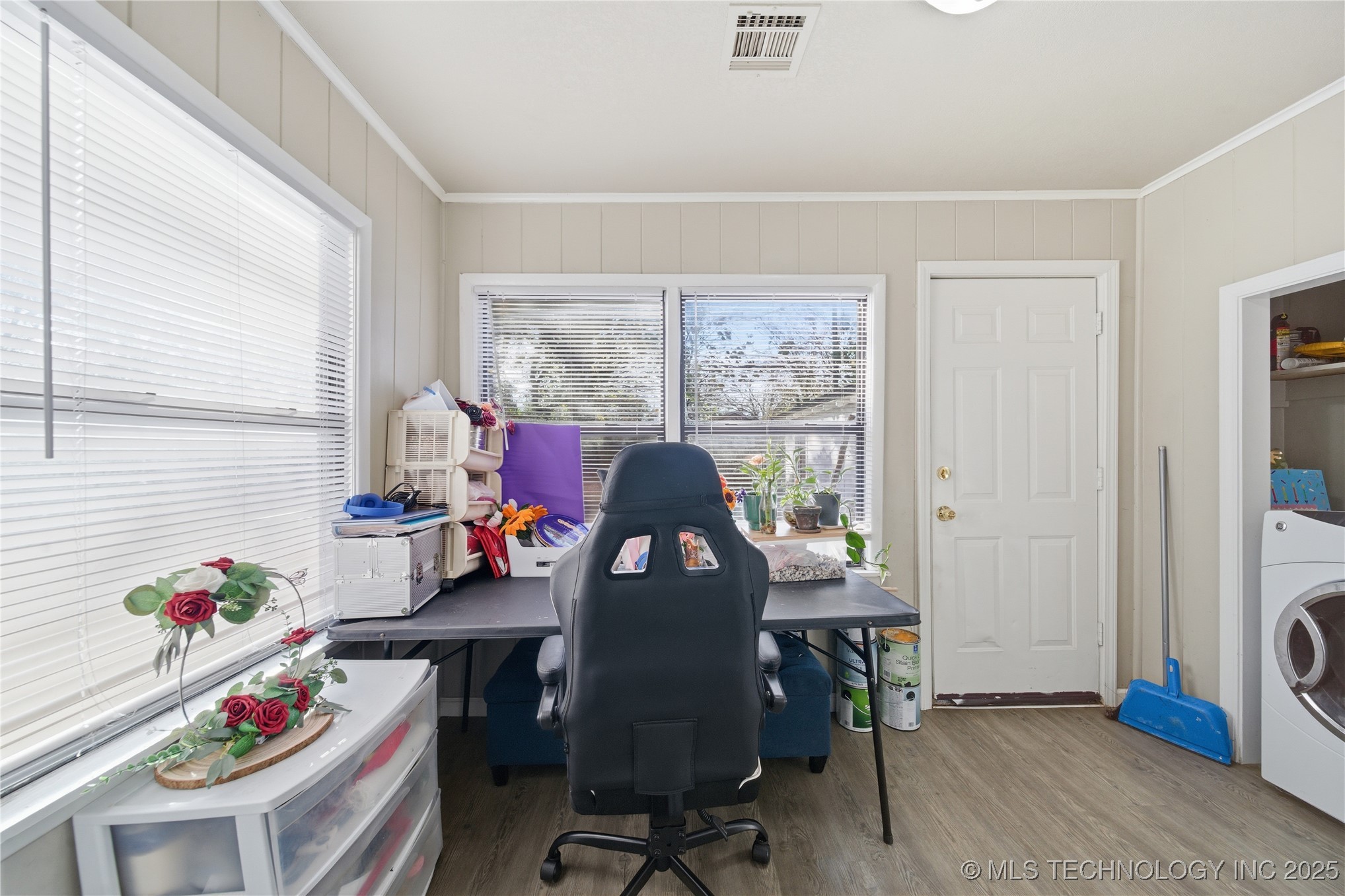 3212 E Haskell Street Property Photo 10