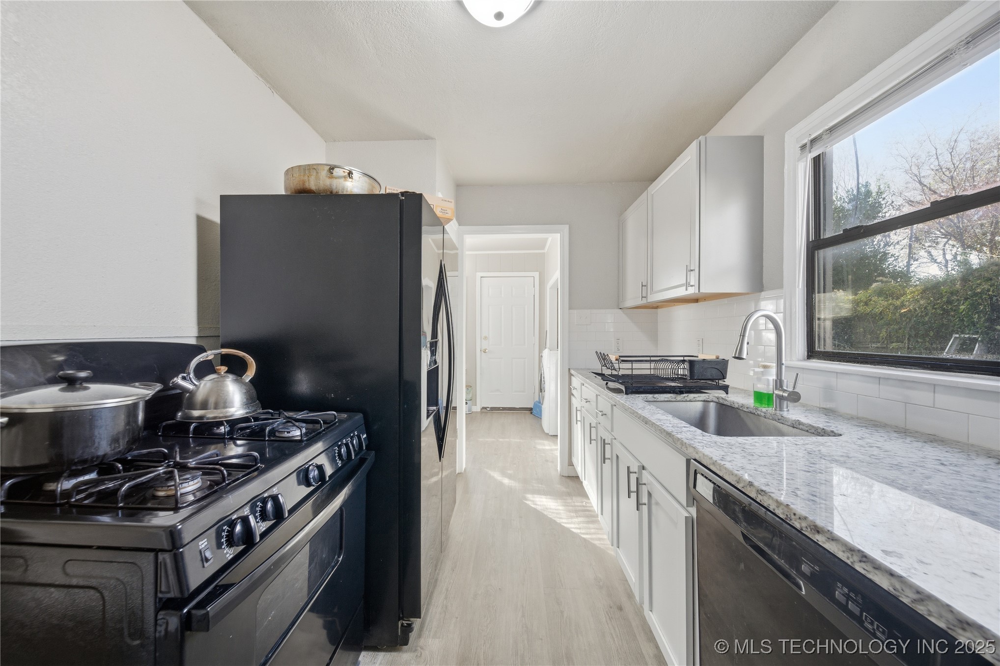 3212 E Haskell Street Property Photo 13