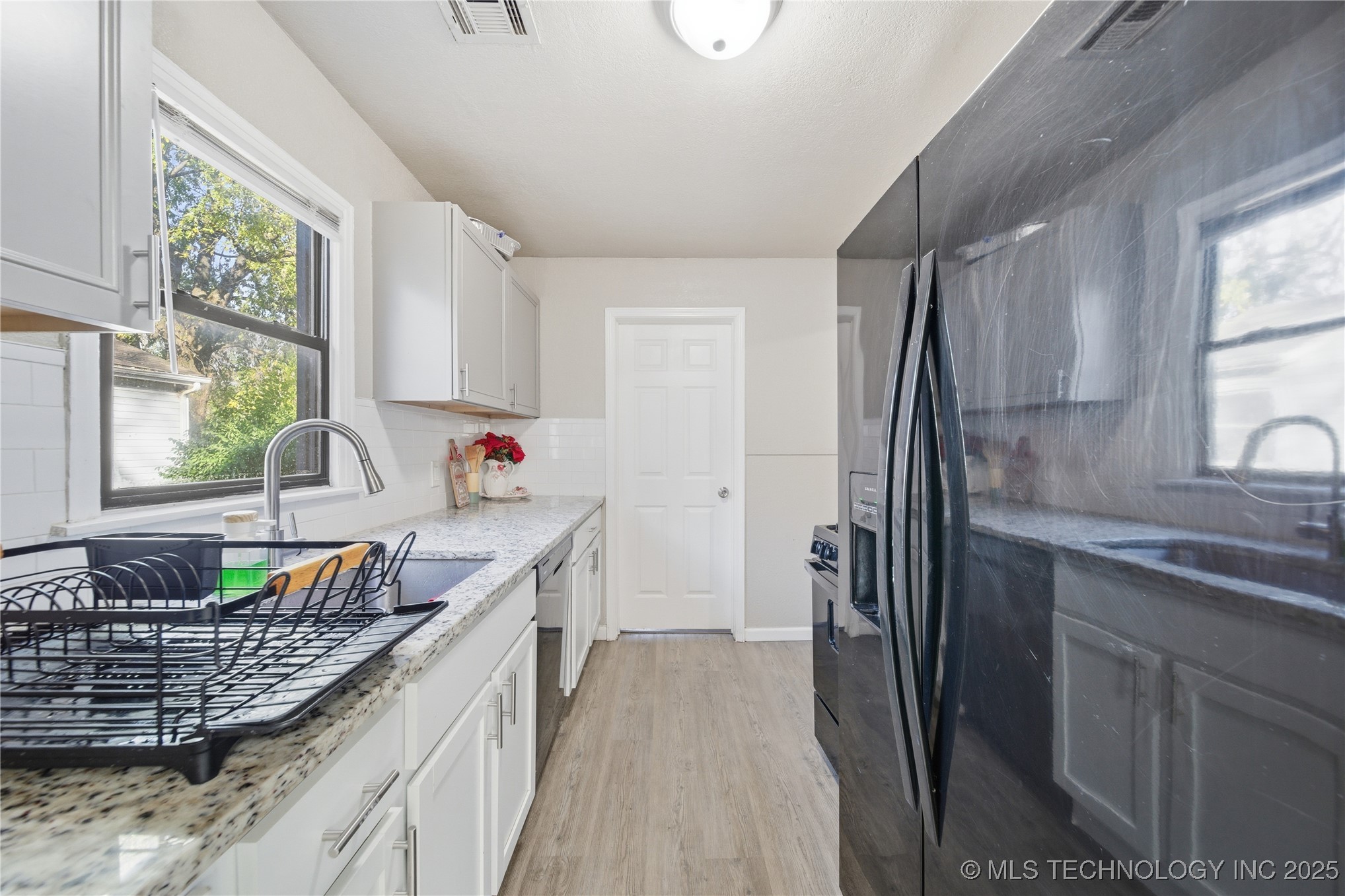 3212 E Haskell Street Property Photo 14