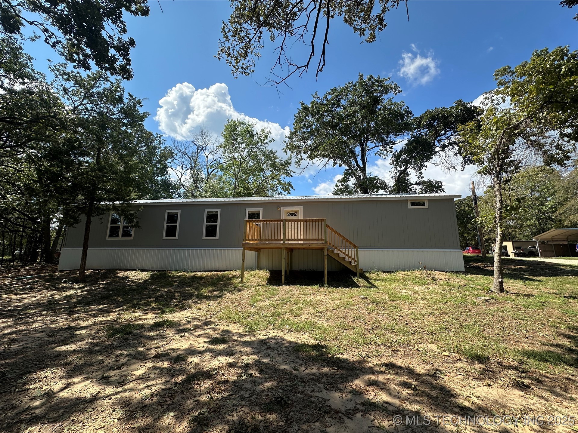 2108 Oriole Property Photo 2