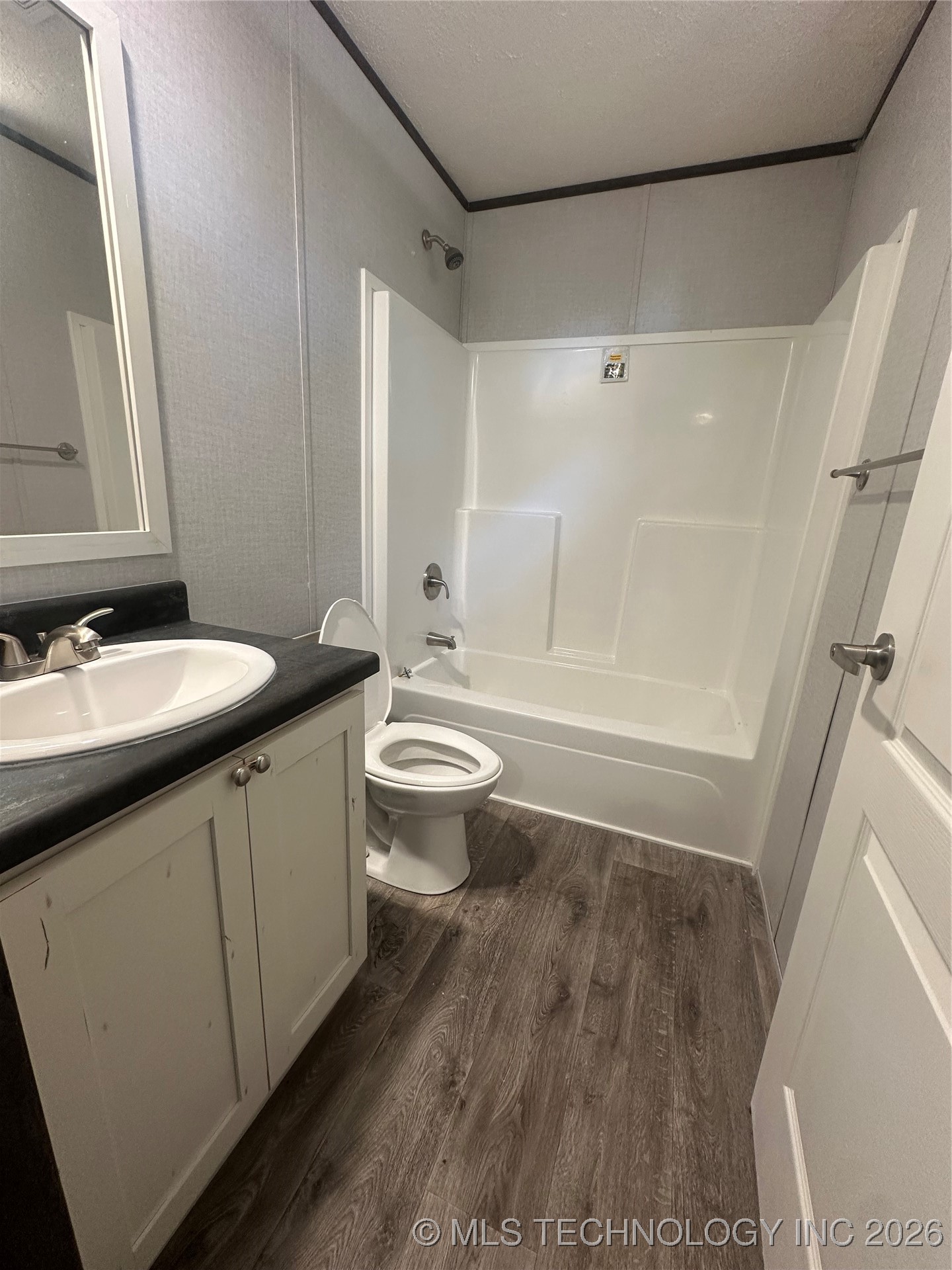 2108 Oriole Property Photo 8