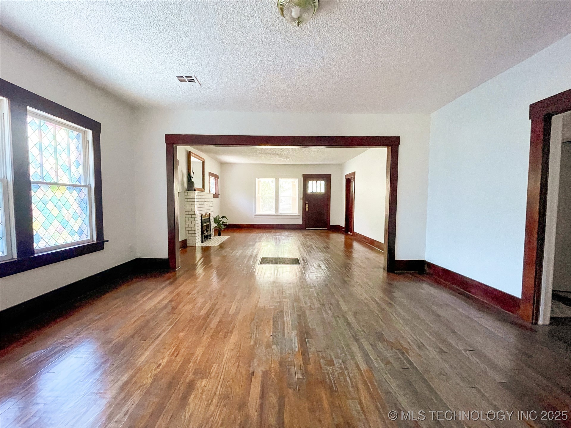 2425 Columbus Street Property Photo 6