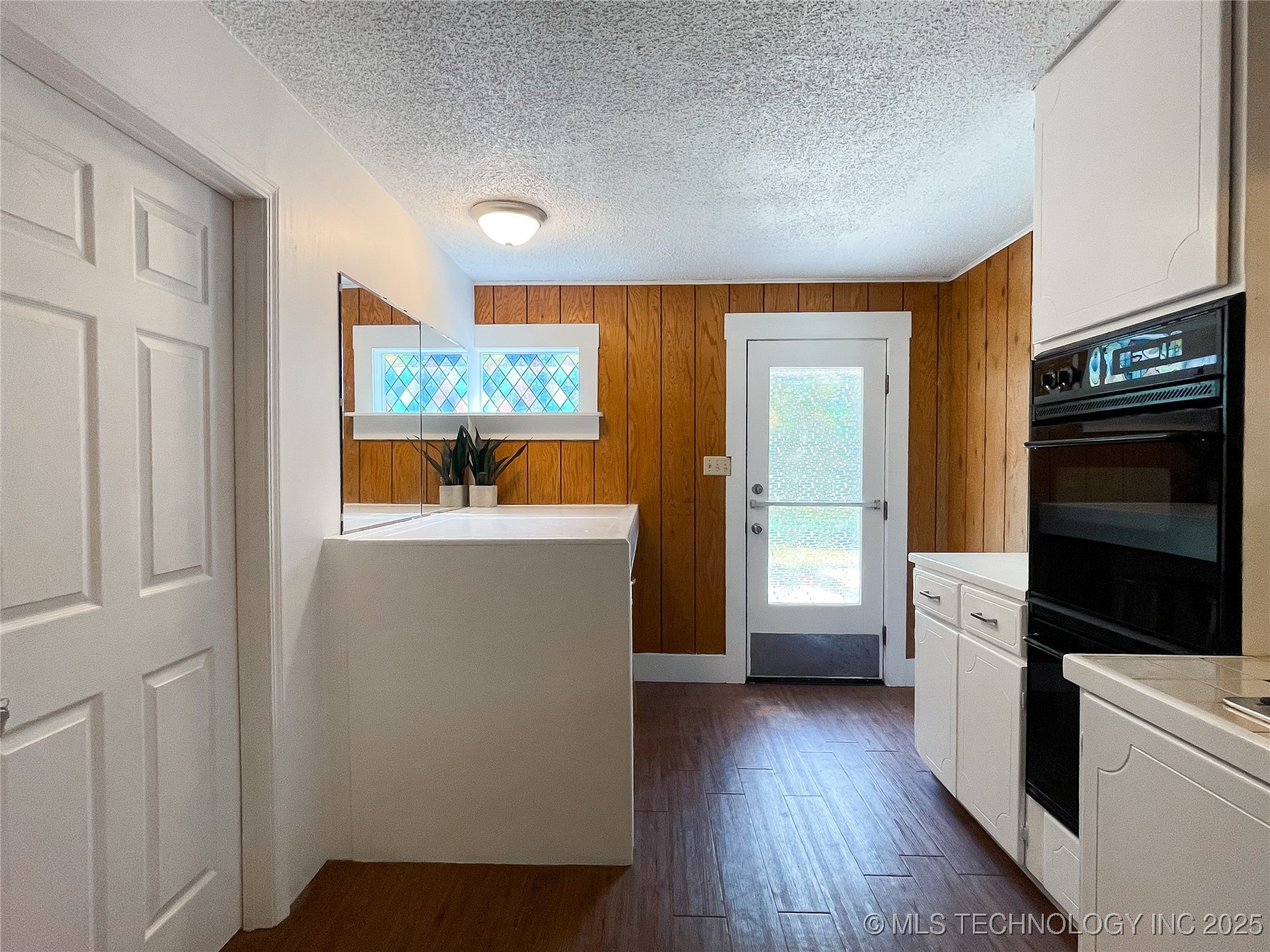 2425 Columbus Street Property Photo 12