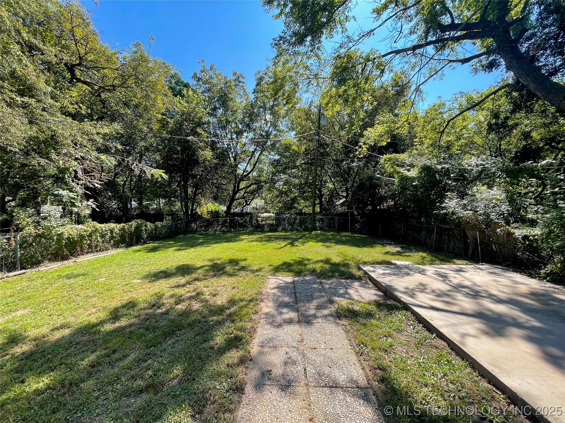 2425 Columbus Street Property Photo 16