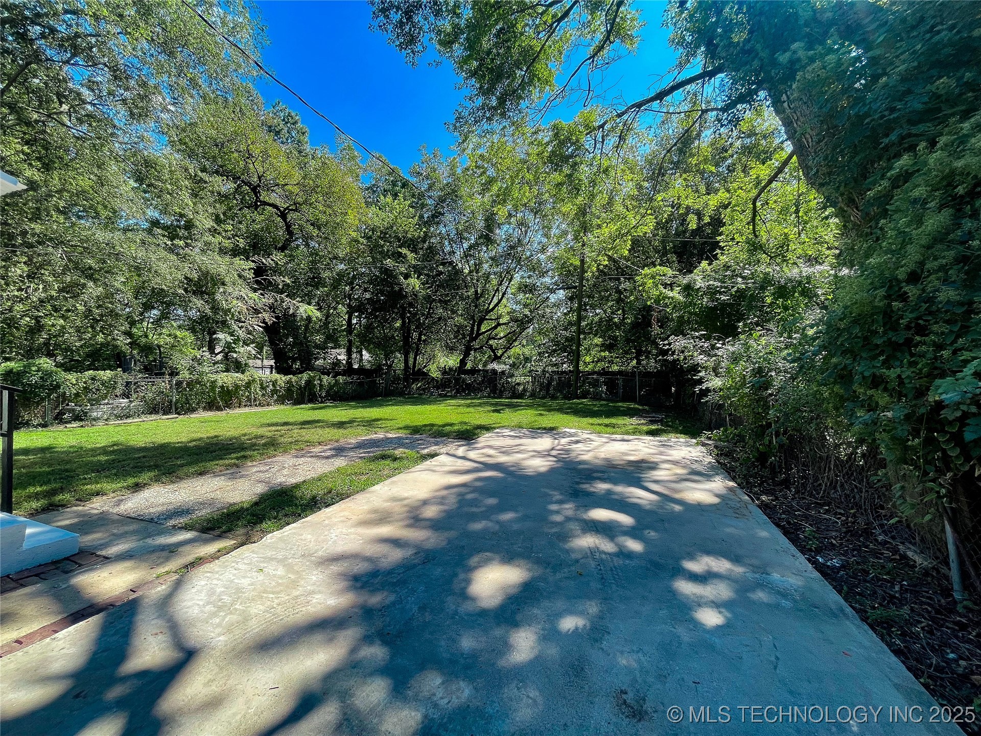 2425 Columbus Street Property Photo 17