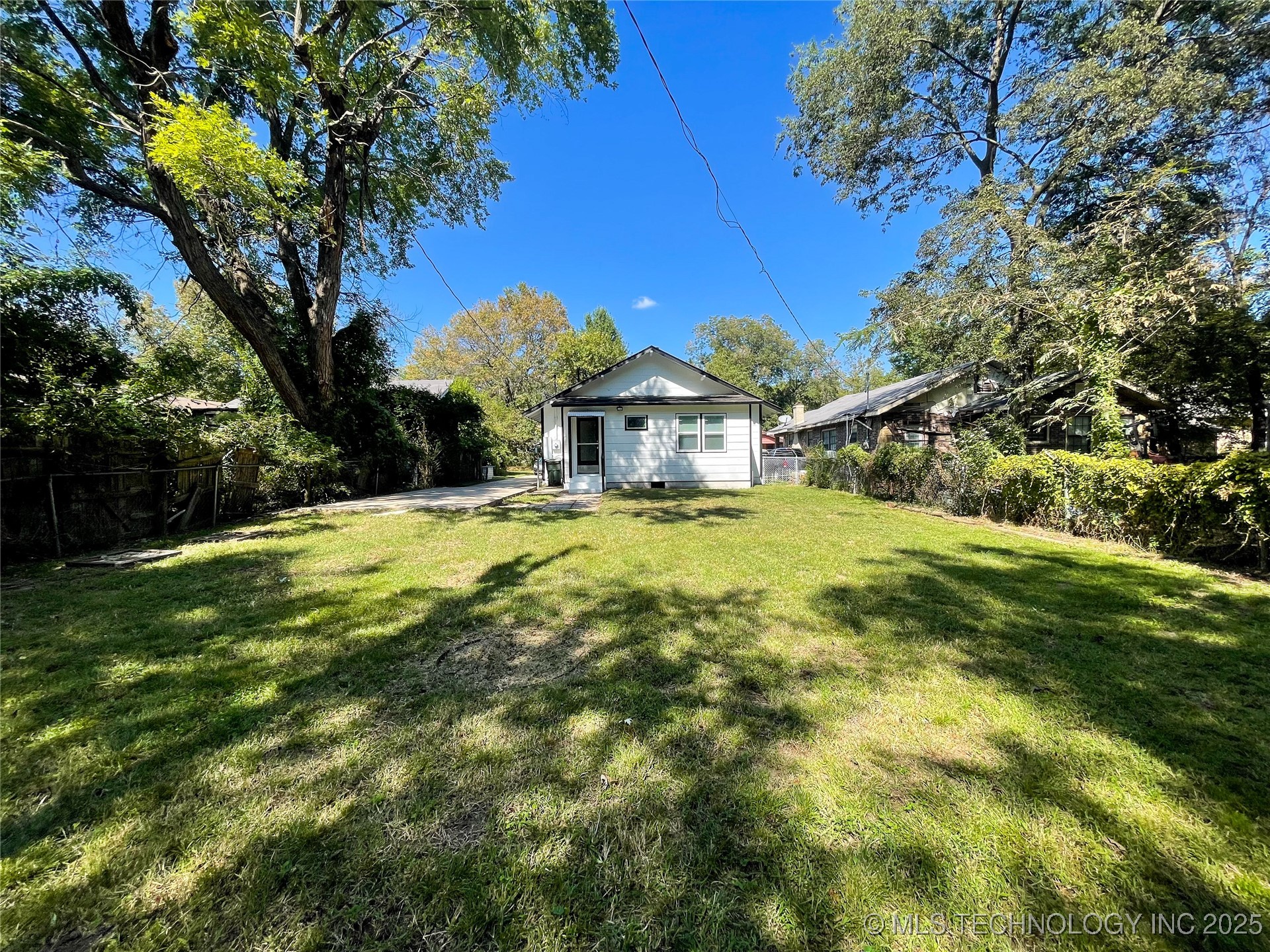 2425 Columbus Street Property Photo 18