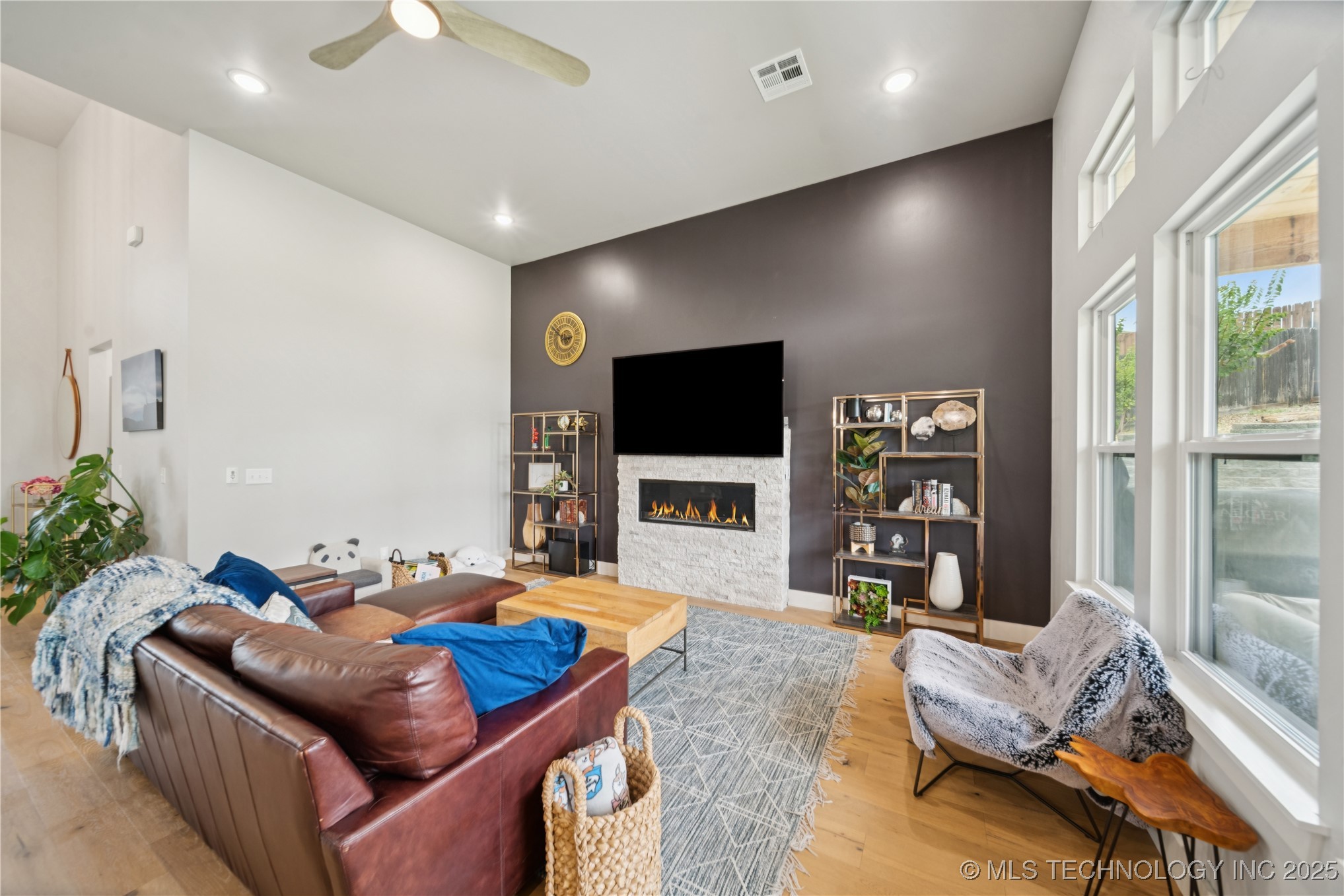 9248 E 80th Place Property Photo 4