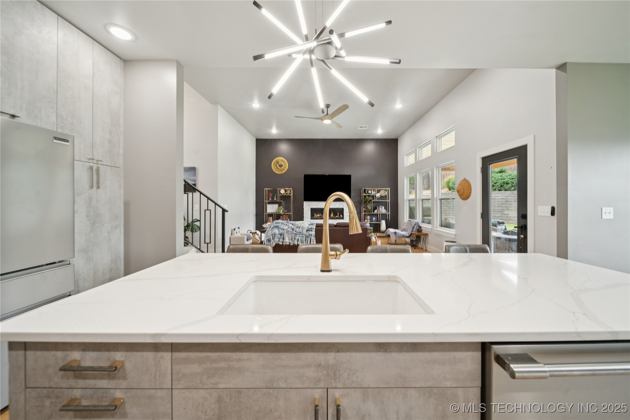 9248 E 80th Place Property Photo 8