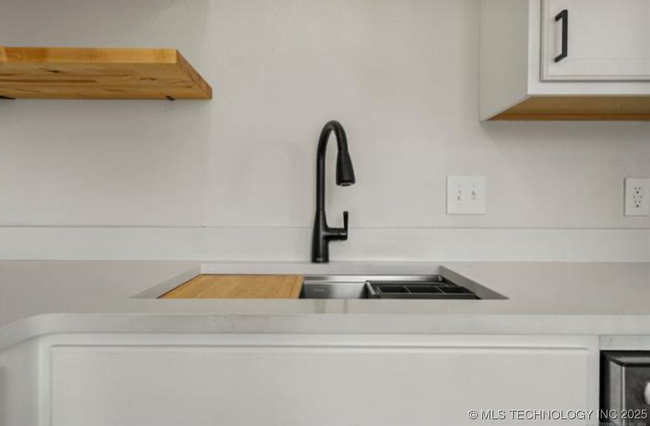 2901 E Virgin Street Property Photo 10