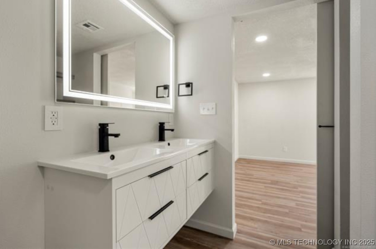 2901 E Virgin Street Property Photo 17