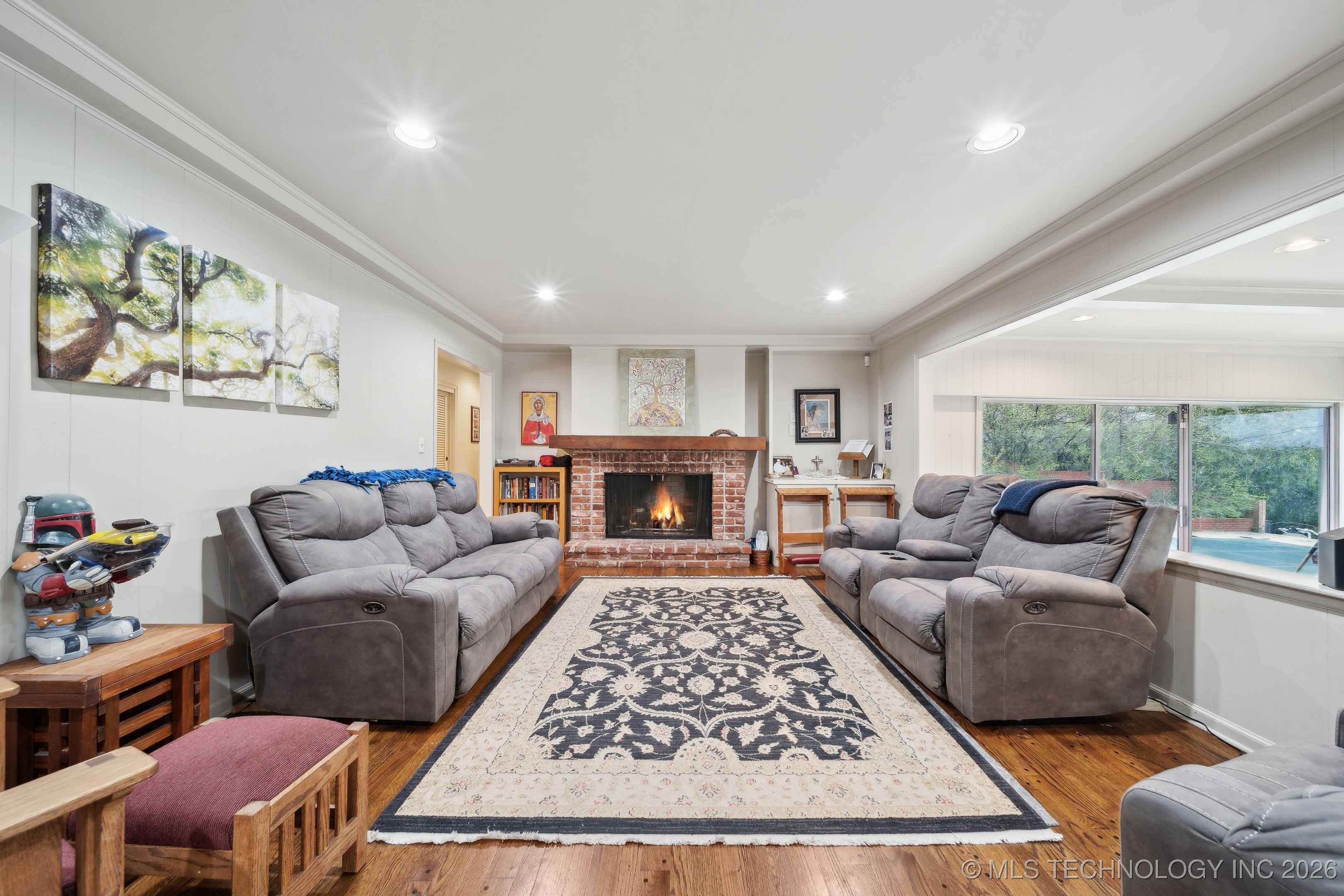 4156 E 43rd Street Property Photo 7