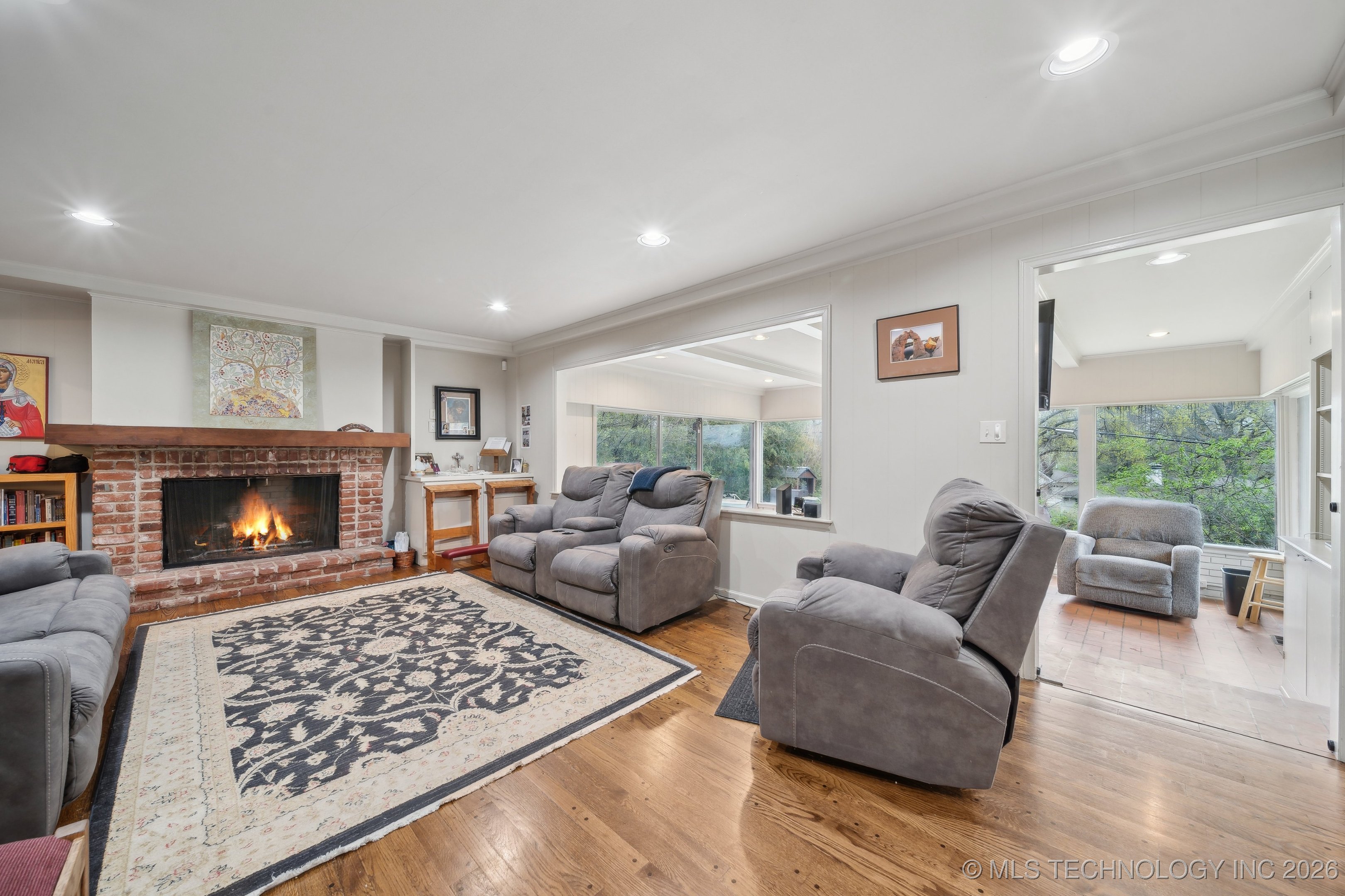 4156 E 43rd Street Property Photo 9