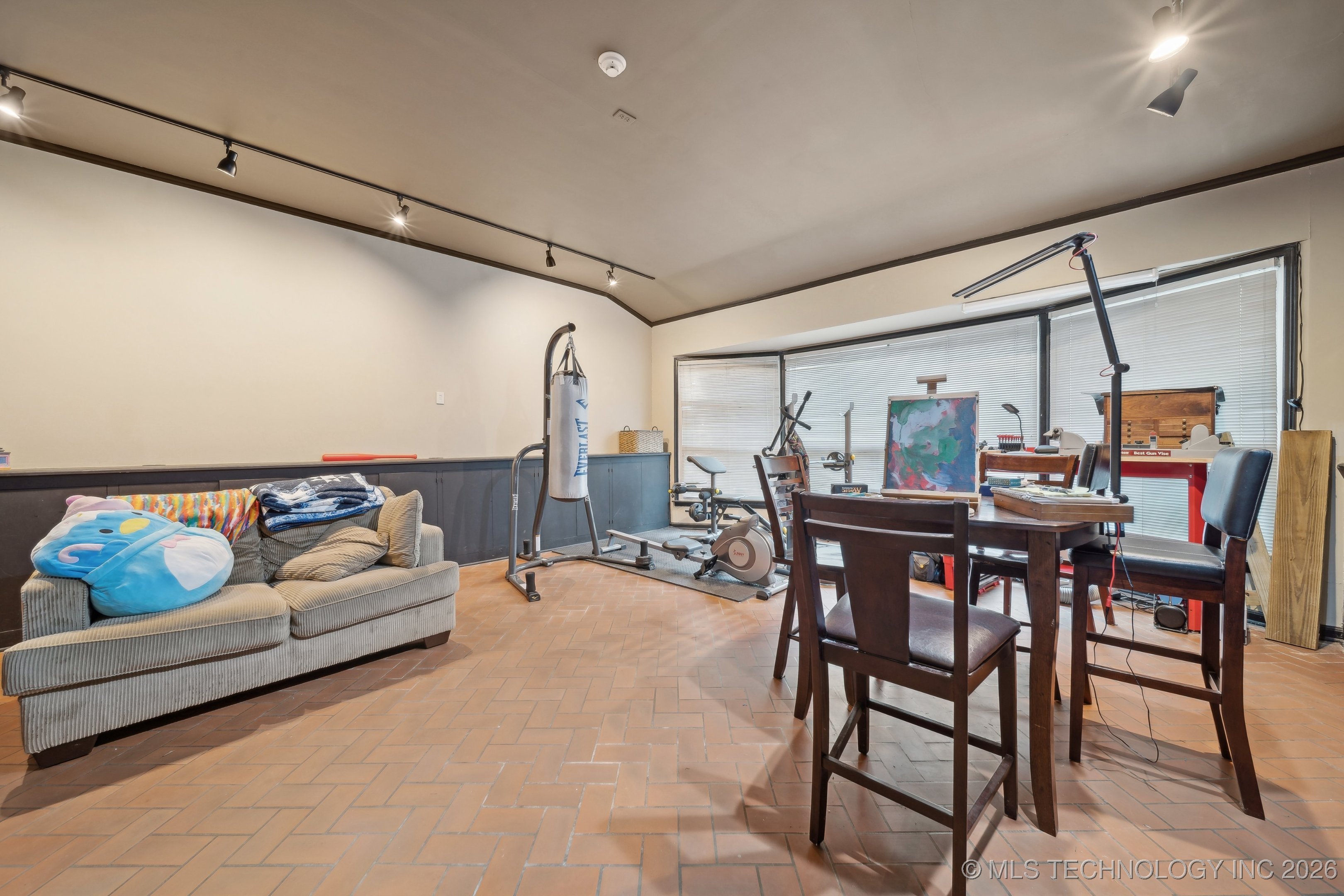 4156 E 43rd Street Property Photo 23