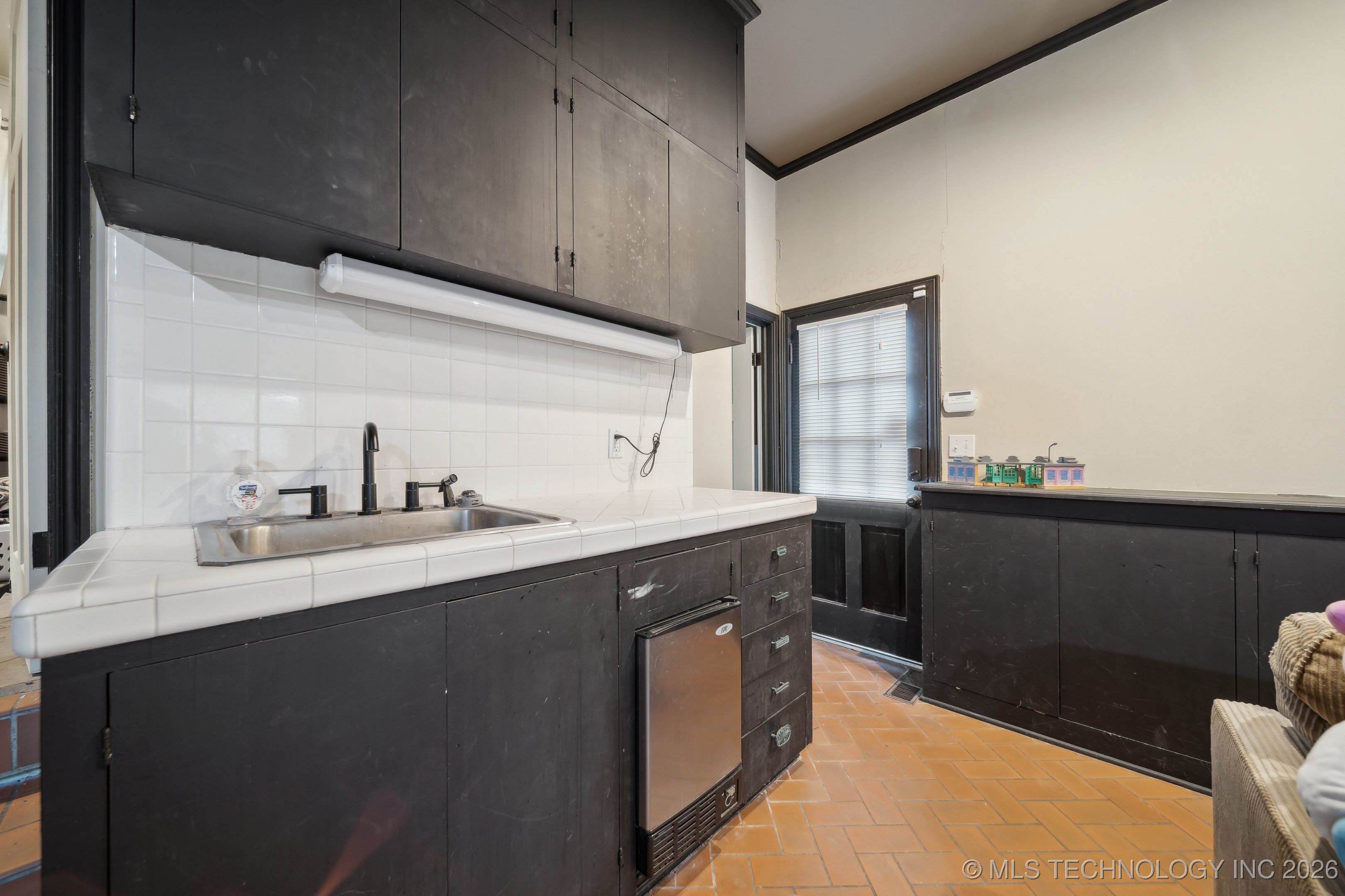 4156 E 43rd Street Property Photo 24