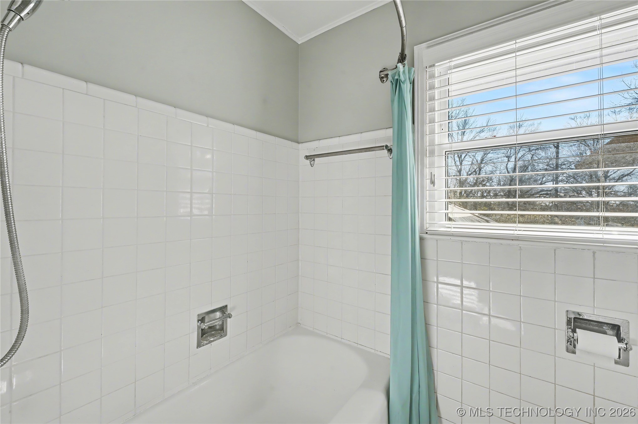 4156 E 43rd Street Property Photo 31