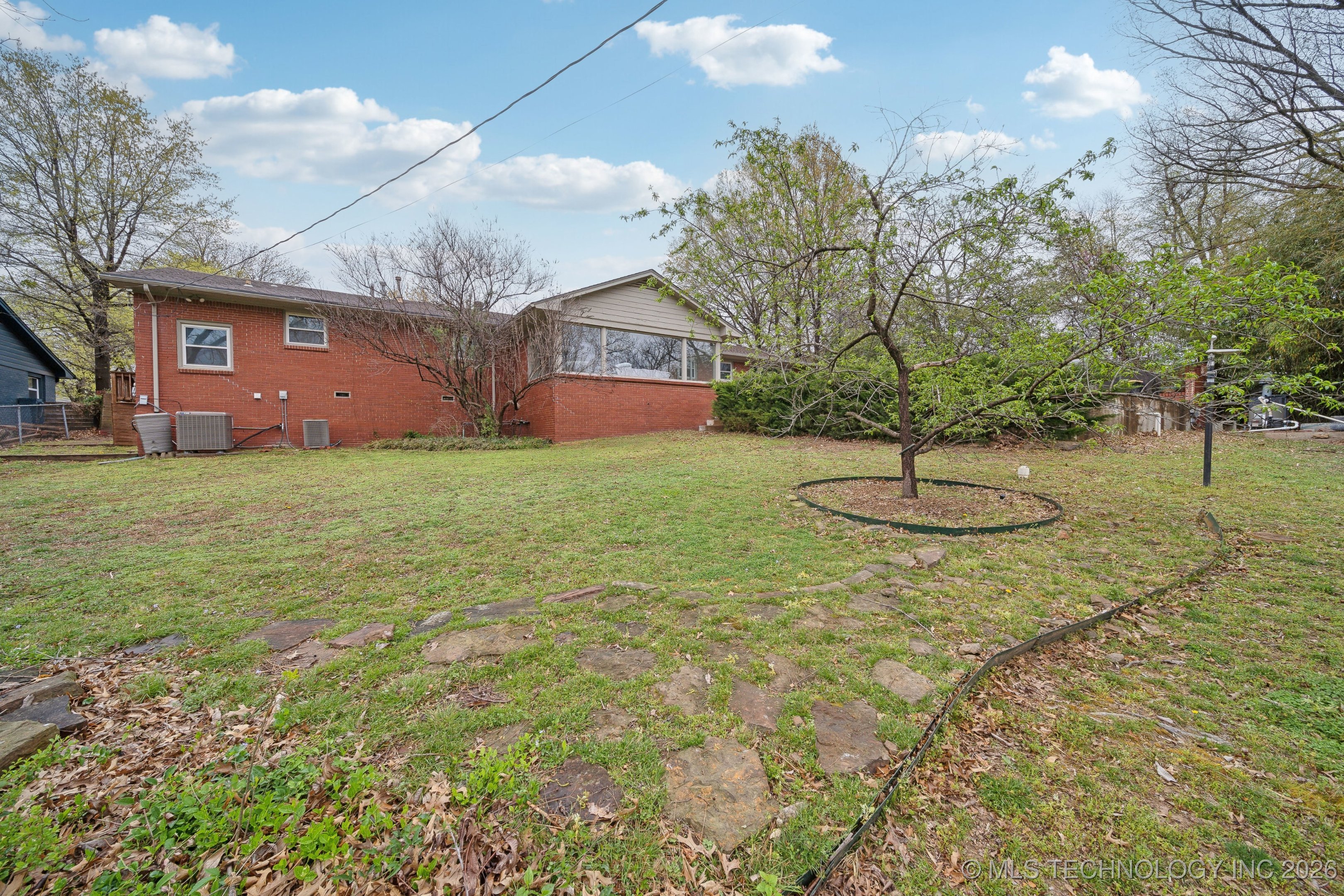 4156 E 43rd Street Property Photo 39