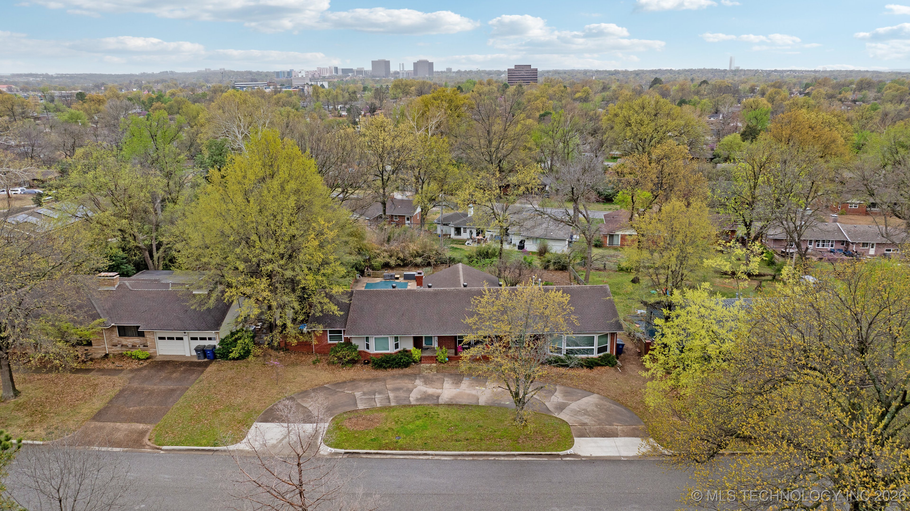 4156 E 43rd Street Property Photo 47