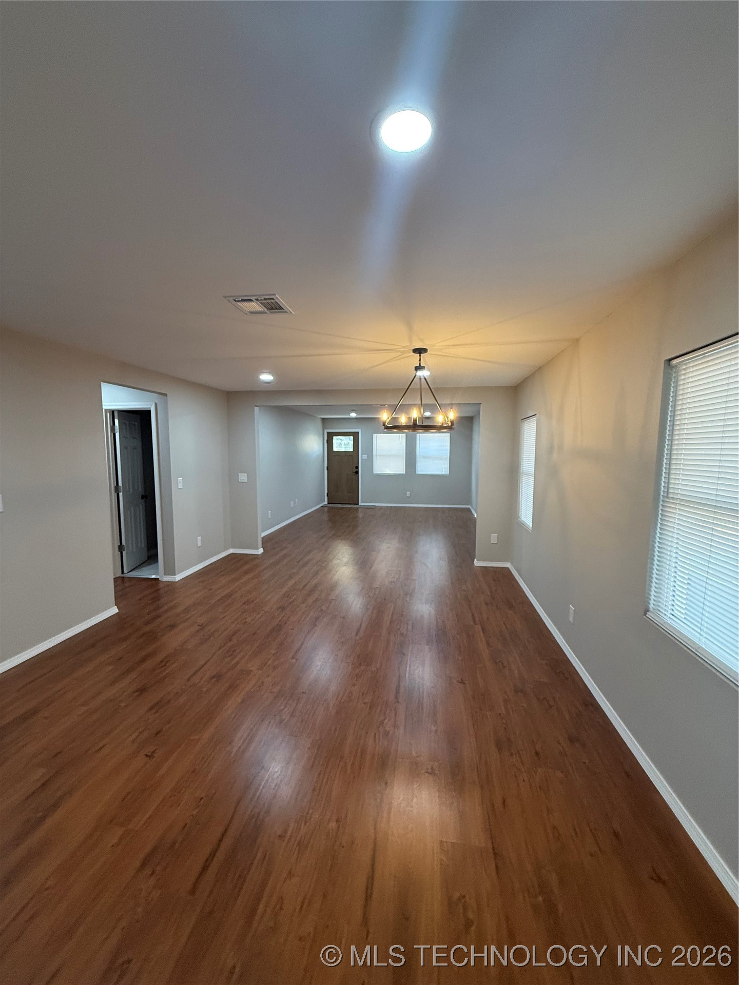 1224 E Cherry Property Photo 7