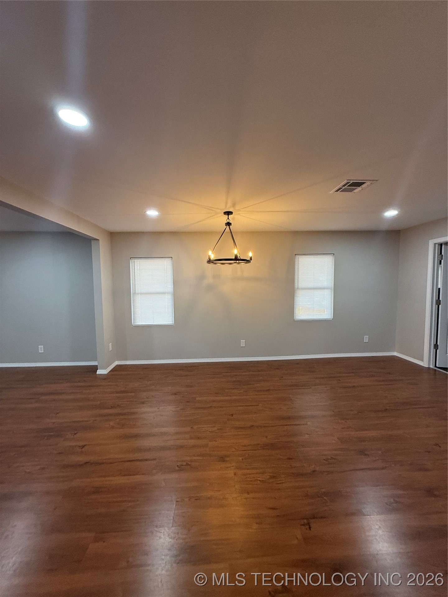 1224 E Cherry Property Photo 9