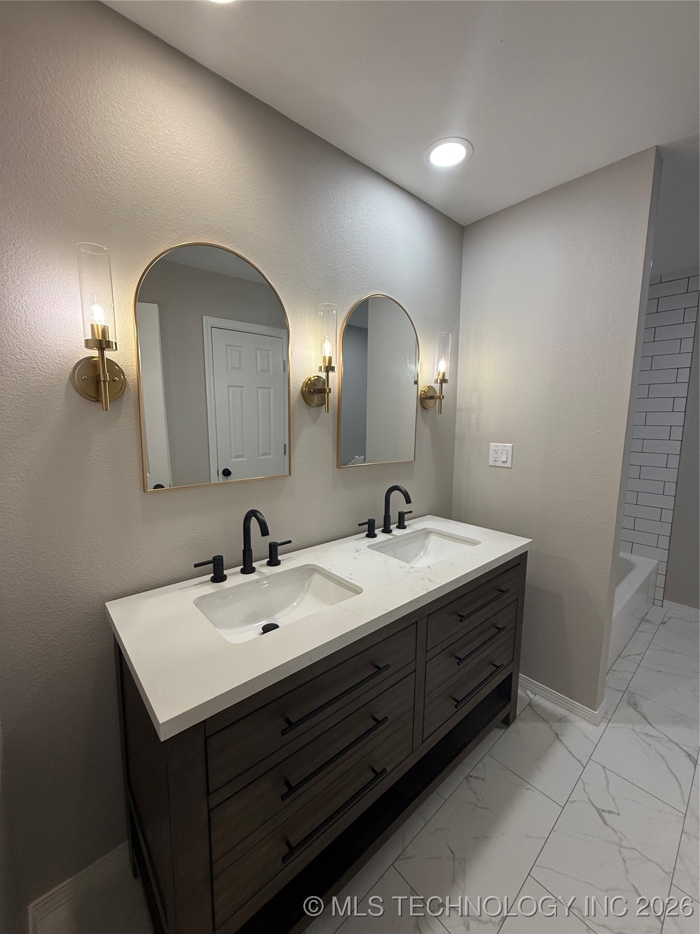 1224 E Cherry Property Photo 18