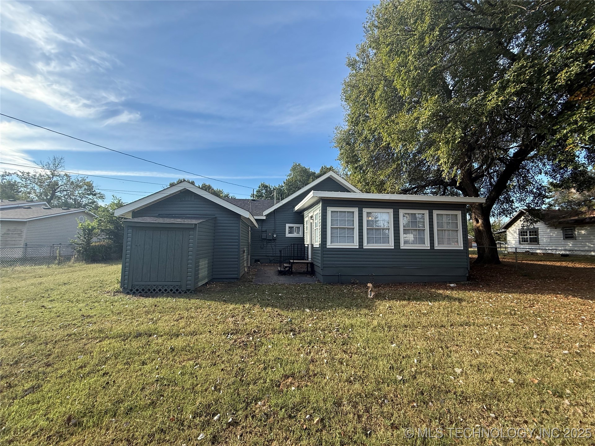 1224 E Cherry Property Photo 29