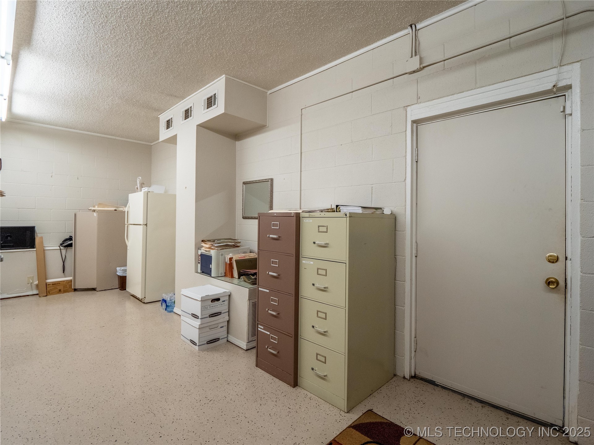 15 E Carl Albert Property Photo 12