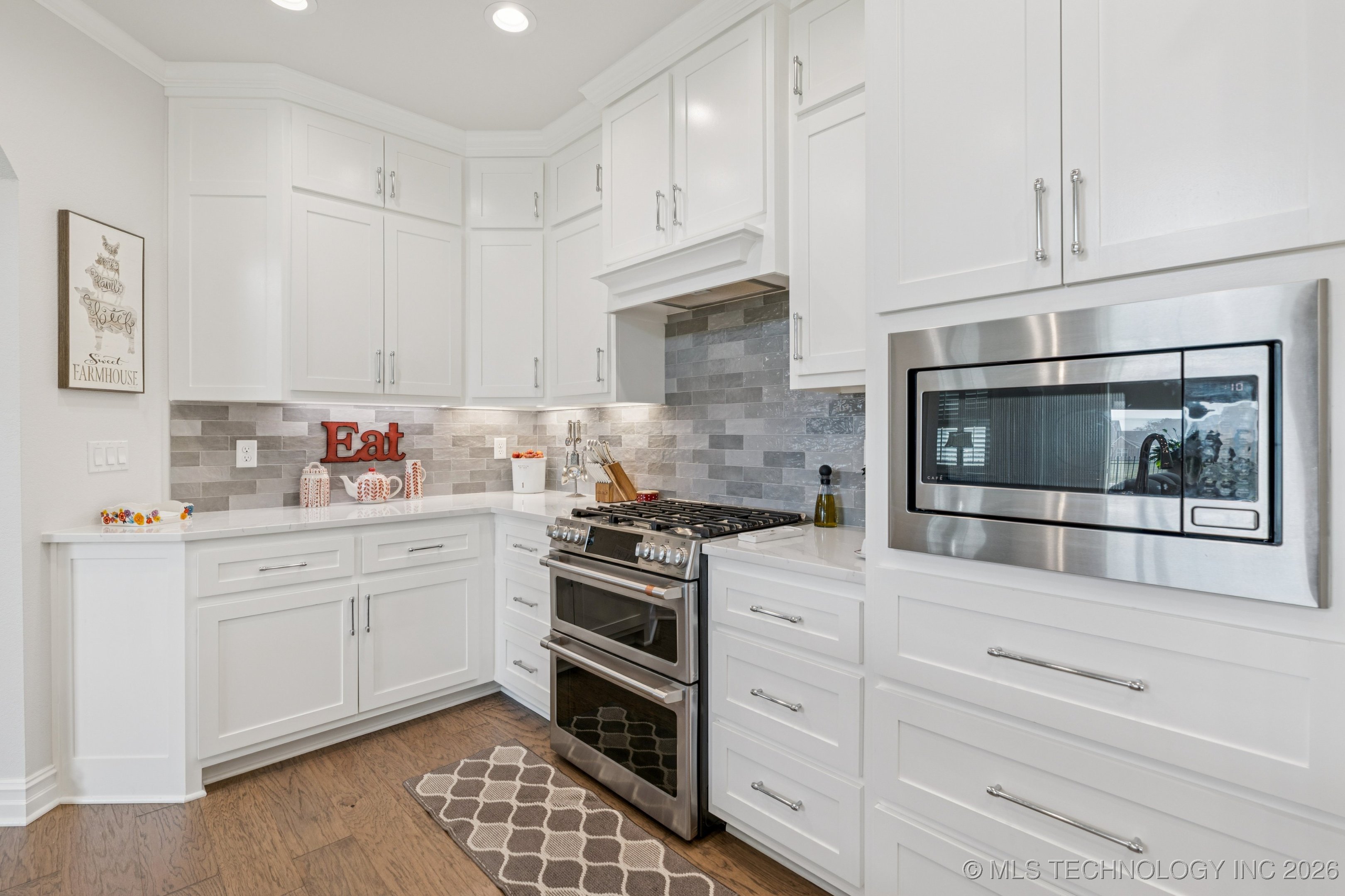 18070 S 72nd East Avenue Property Photo 15