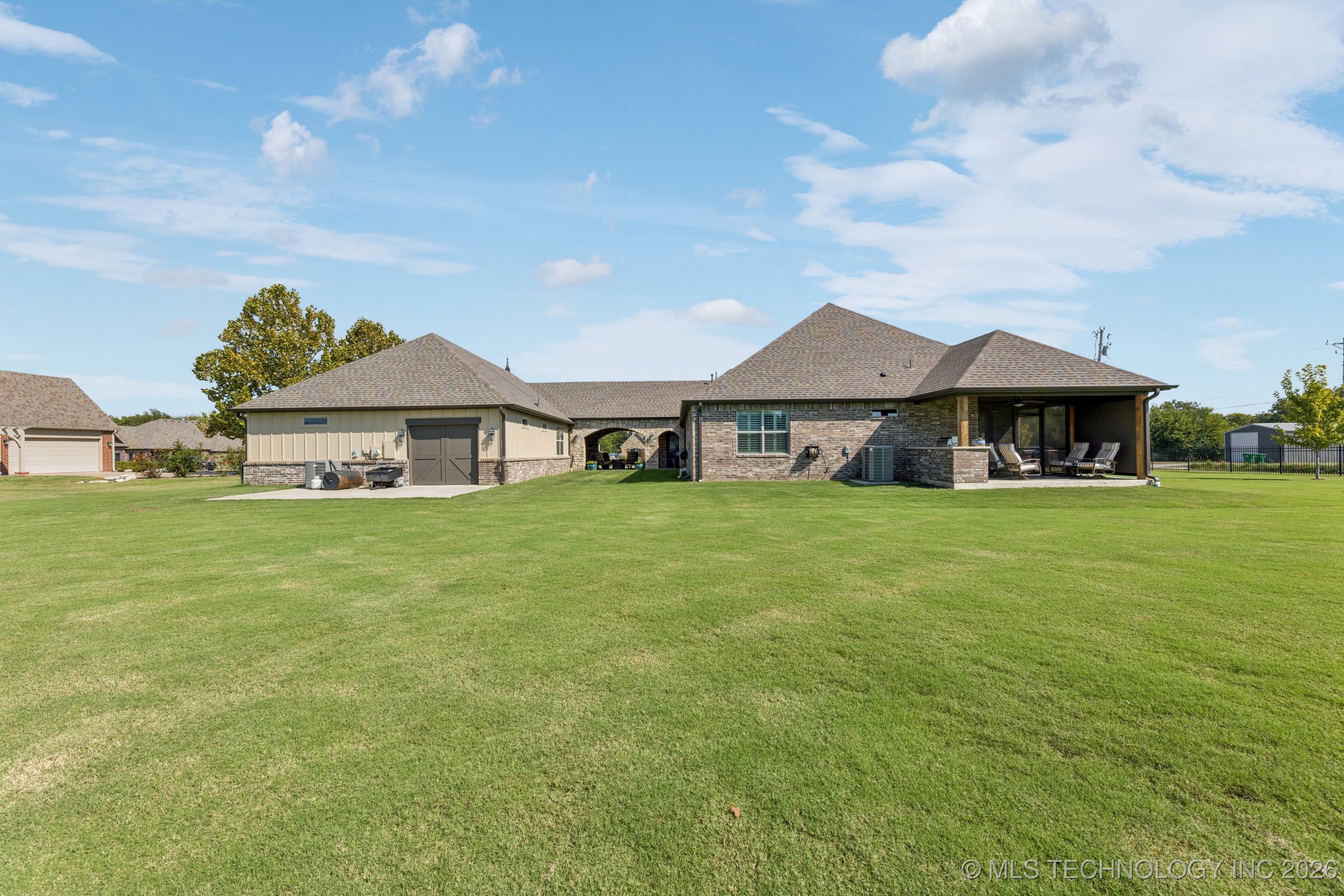 18070 S 72nd East Avenue Property Photo 32