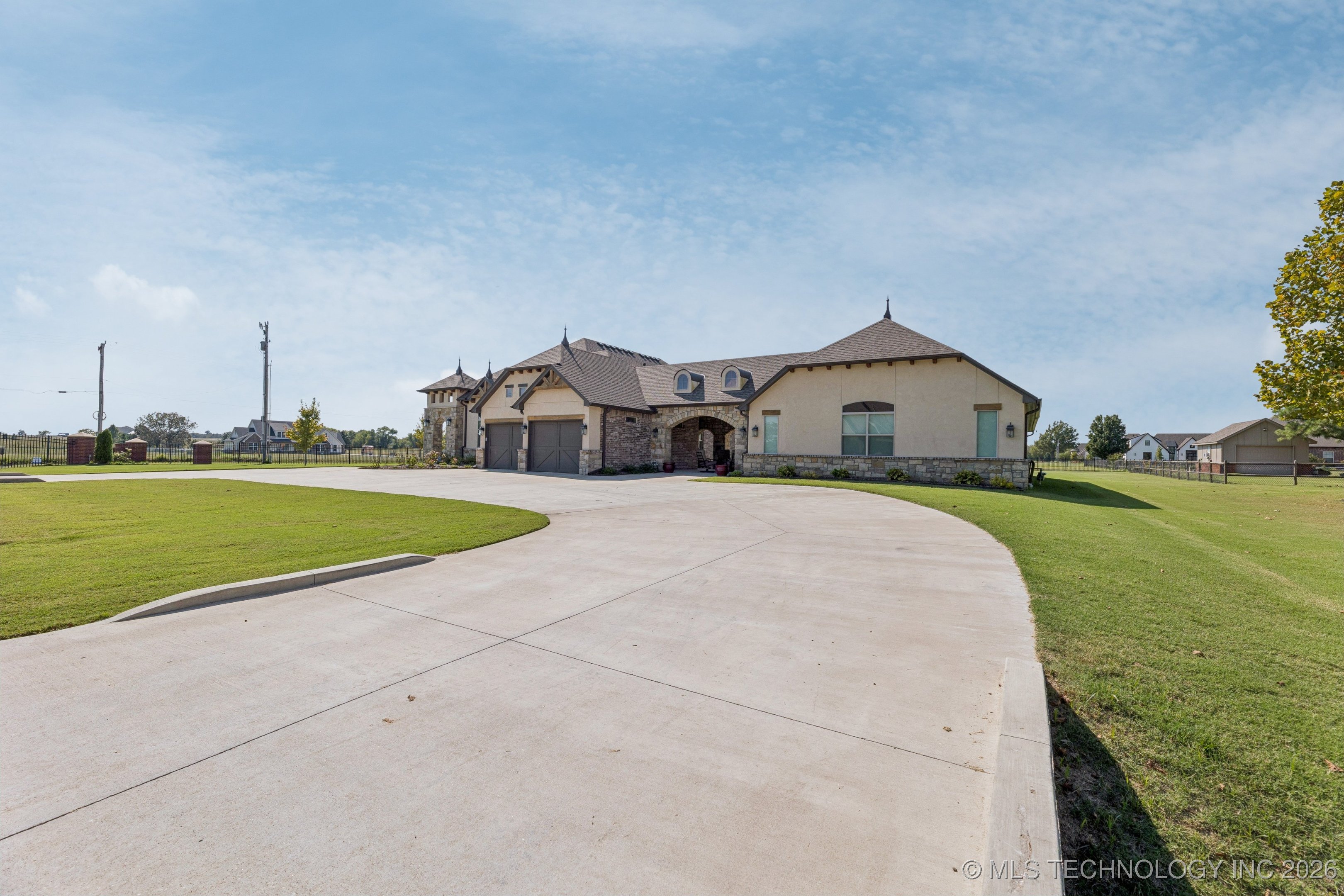 18070 S 72nd East Avenue Property Photo 38