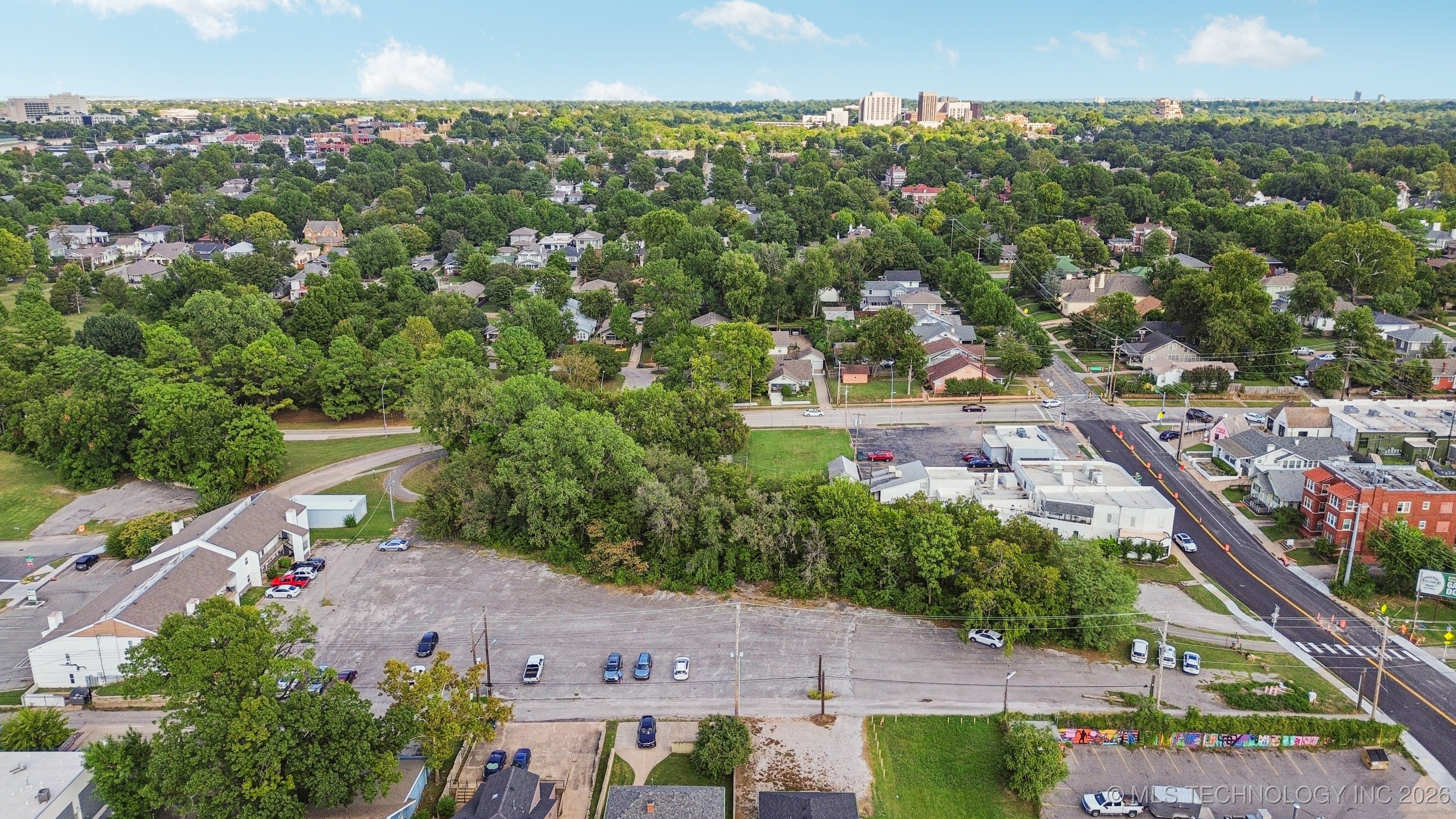 121 E 18th Street S Property Photo 6