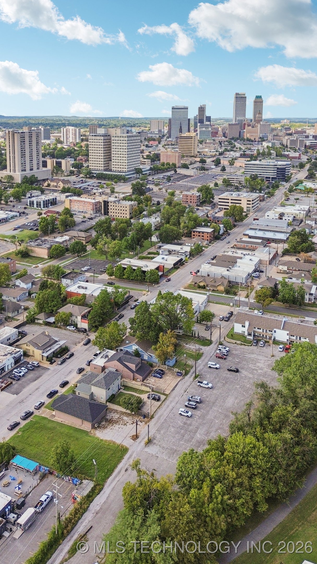 121 E 18th Street S Property Photo 9