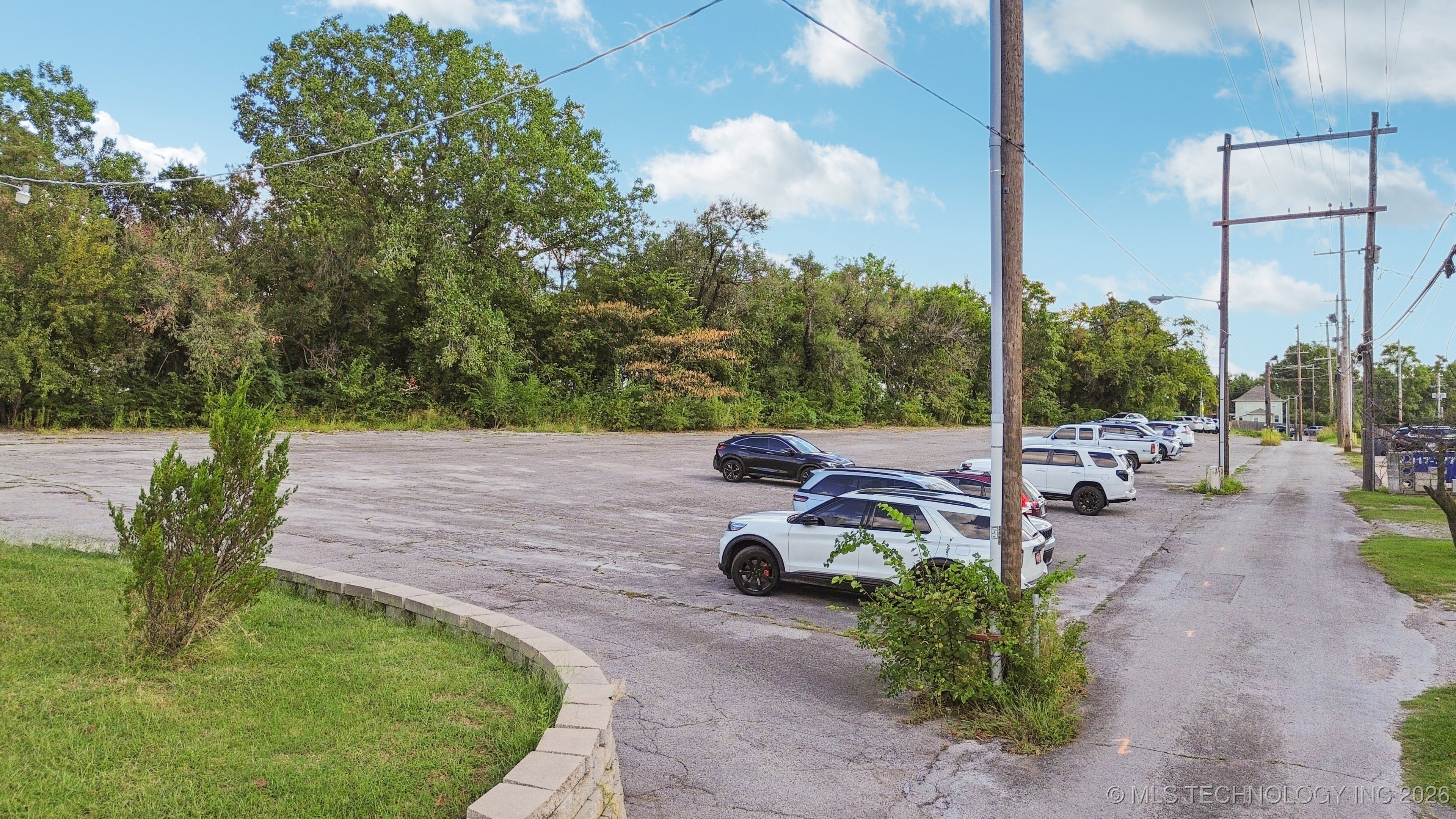 121 E 18th Street S Property Photo 11