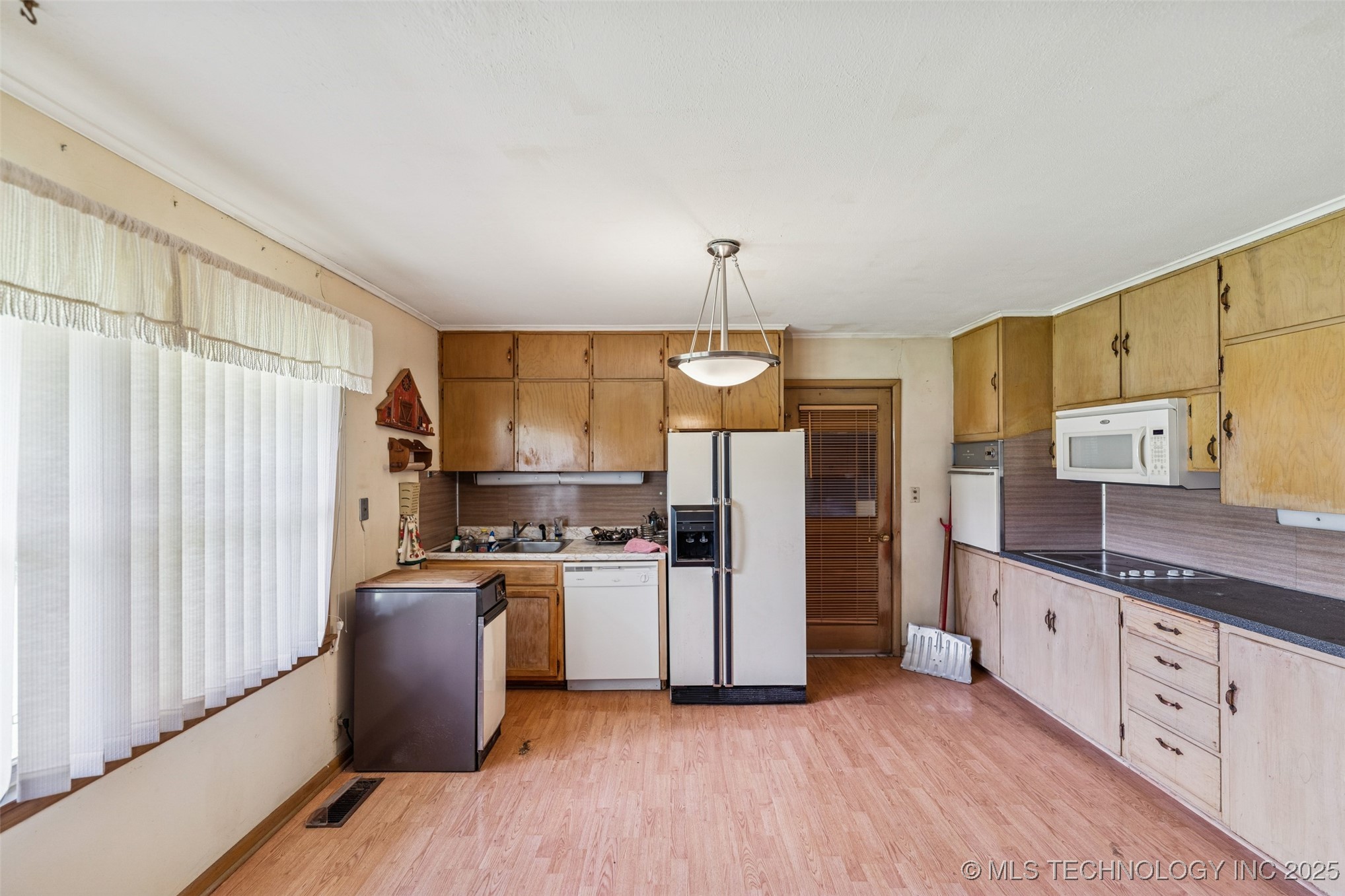 617 S Thompson Street Property Photo 7