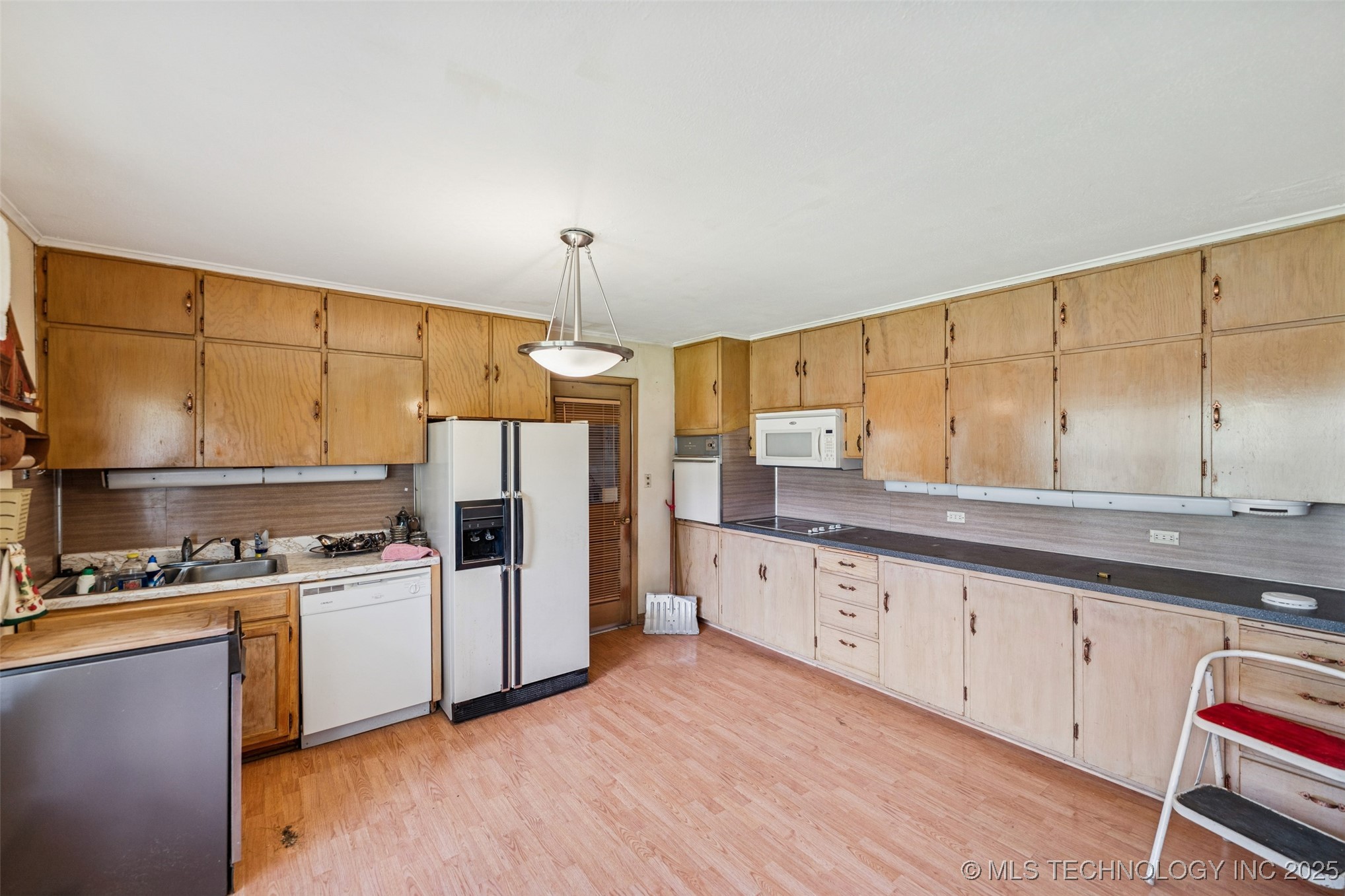 617 S Thompson Street Property Photo 8