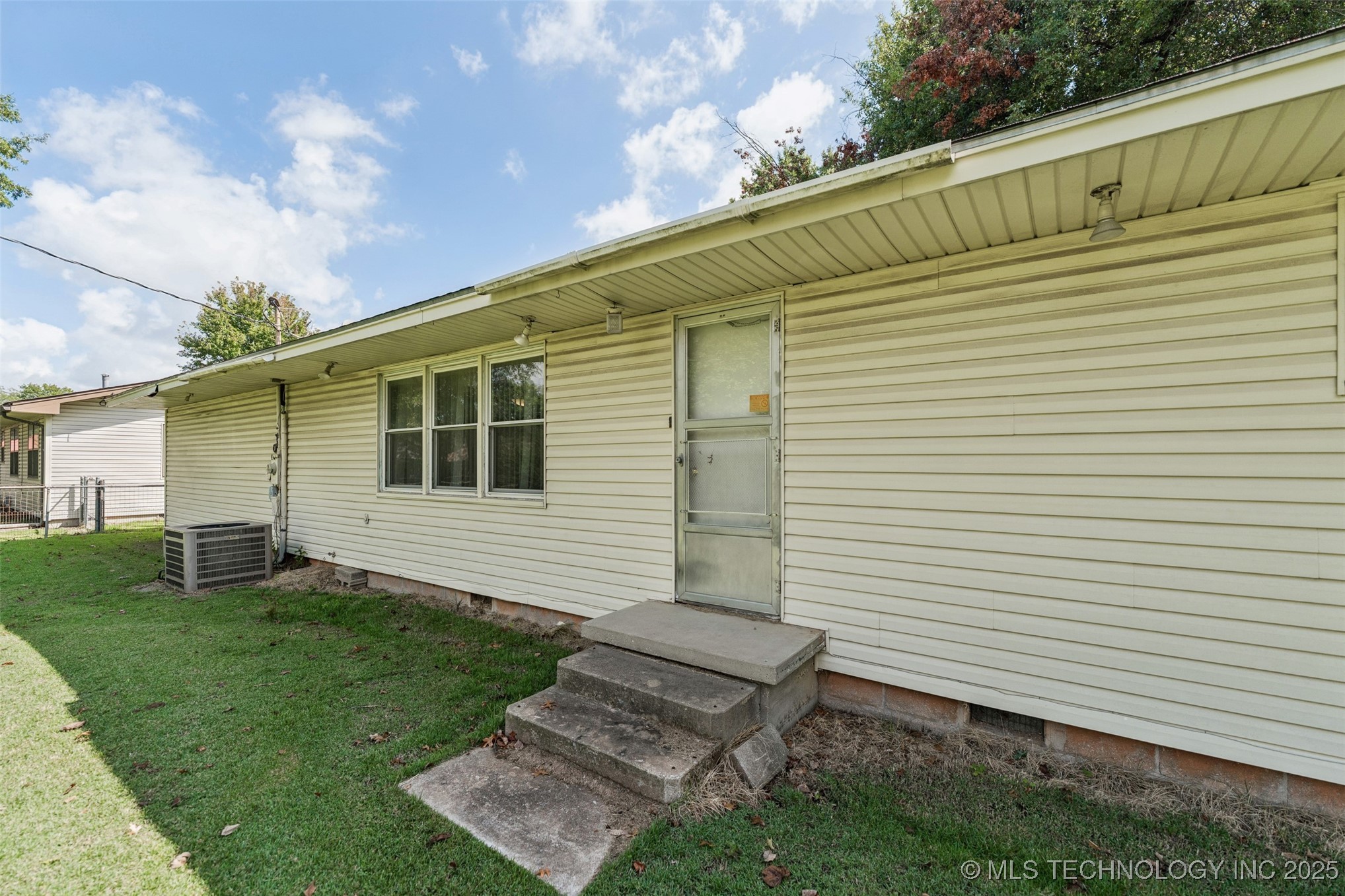 617 S Thompson Street Property Photo 15