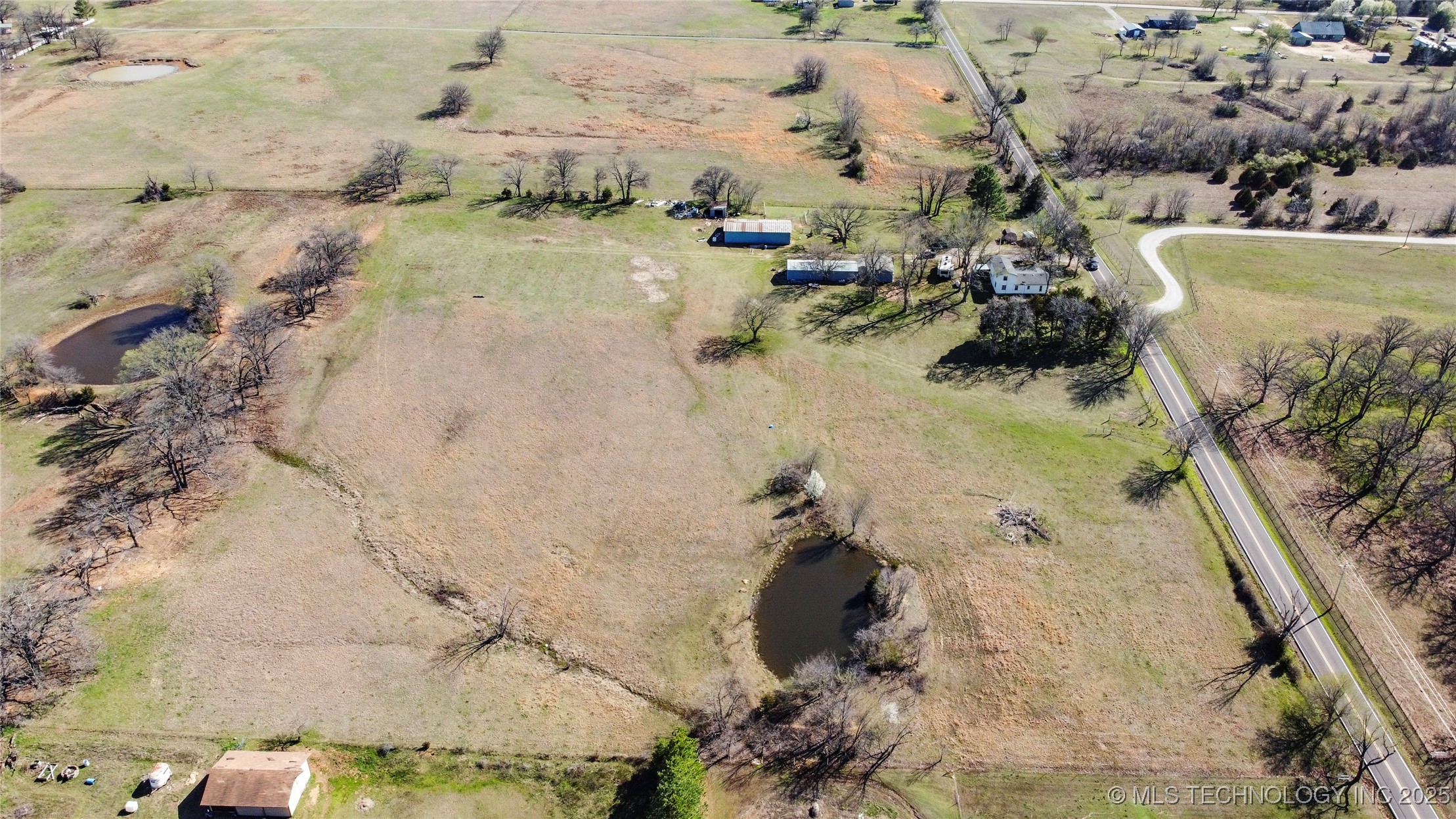 5211 S 4280 Road Property Photo 3