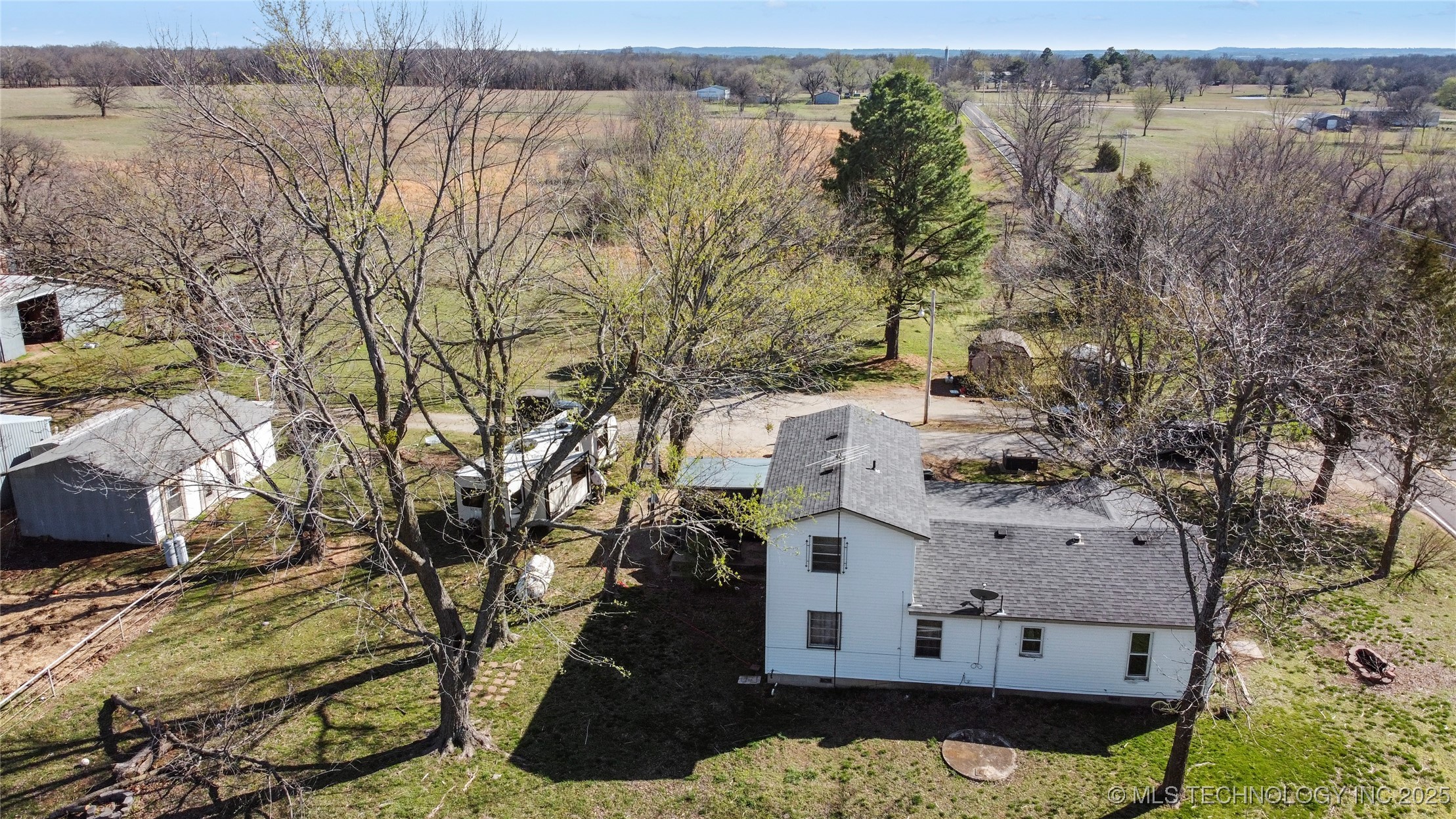 5211 S 4280 Road Property Photo 8