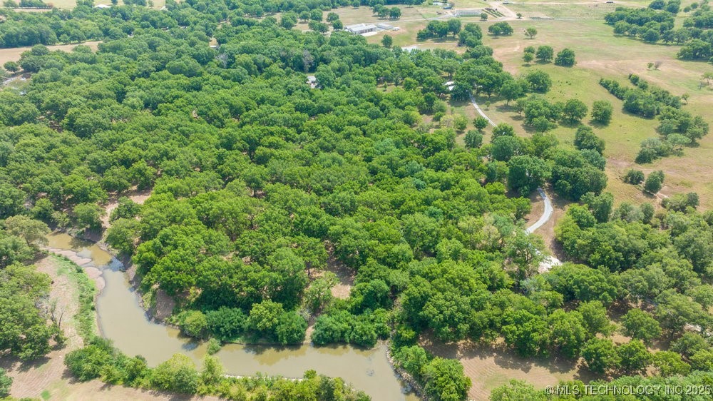 68243 S 220th Road Property Photo 2