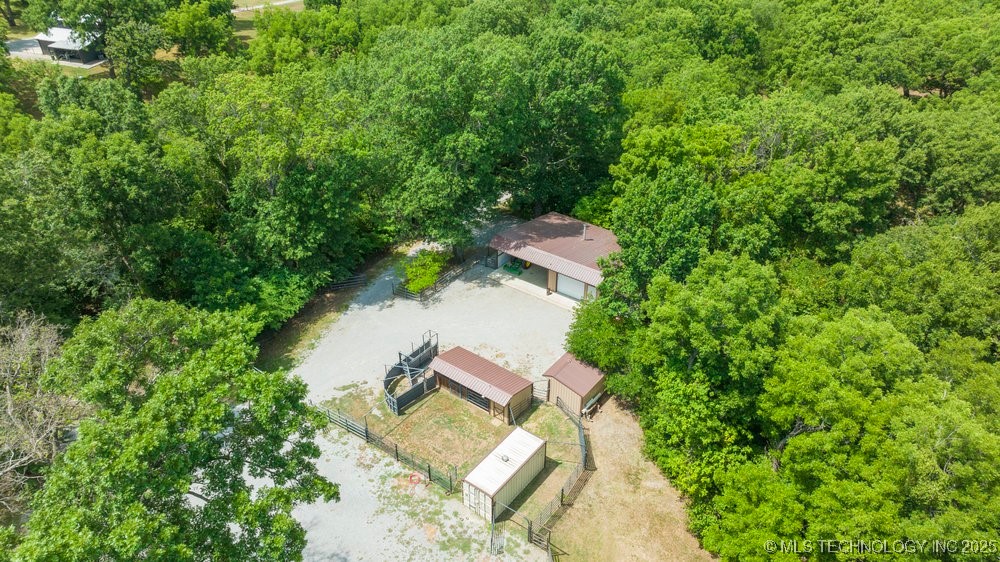 68243 S 220th Road Property Photo 14