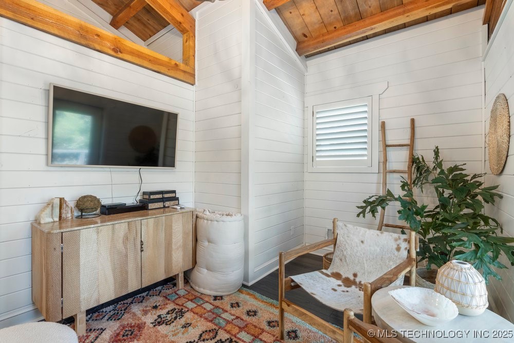 68243 S 220th Road Property Photo 17