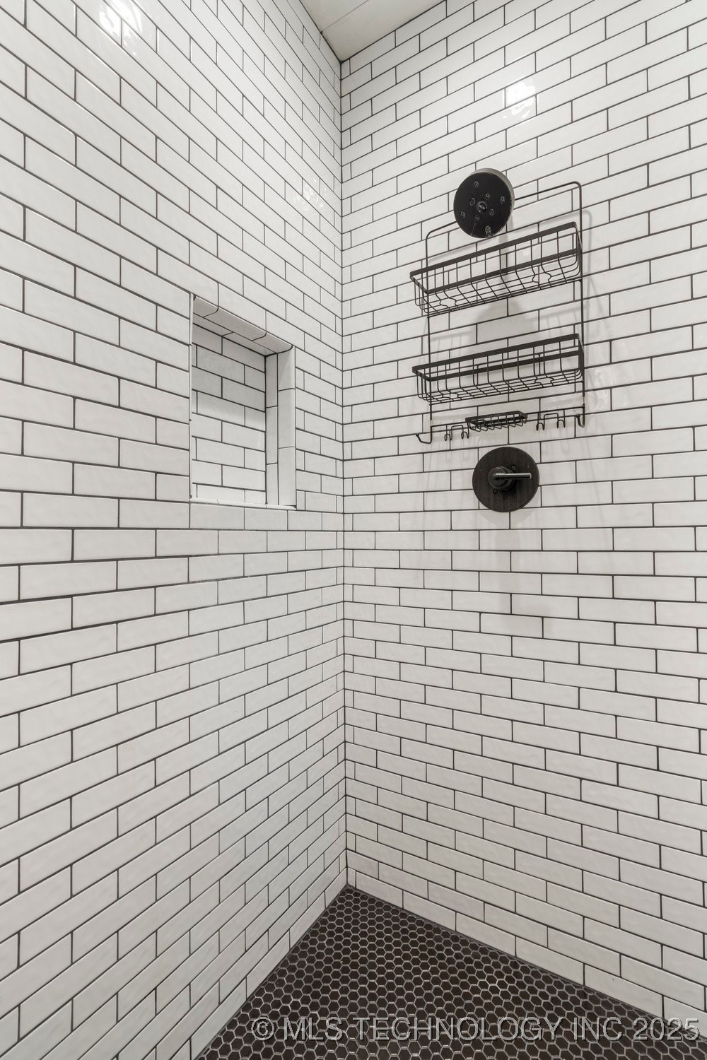 68243 S 220th Road Property Photo 27