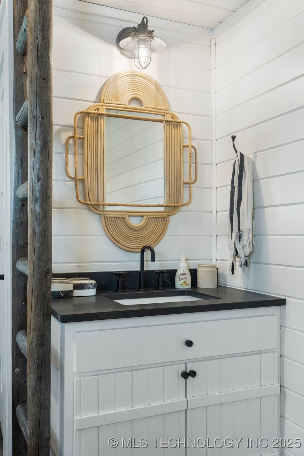 68243 S 220th Road Property Photo 38