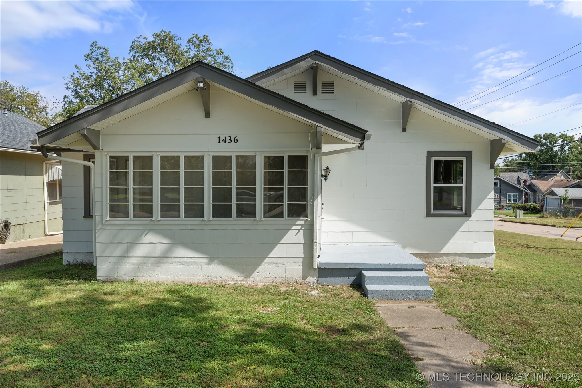 1436 S Keeler Avenue Property Photo 1