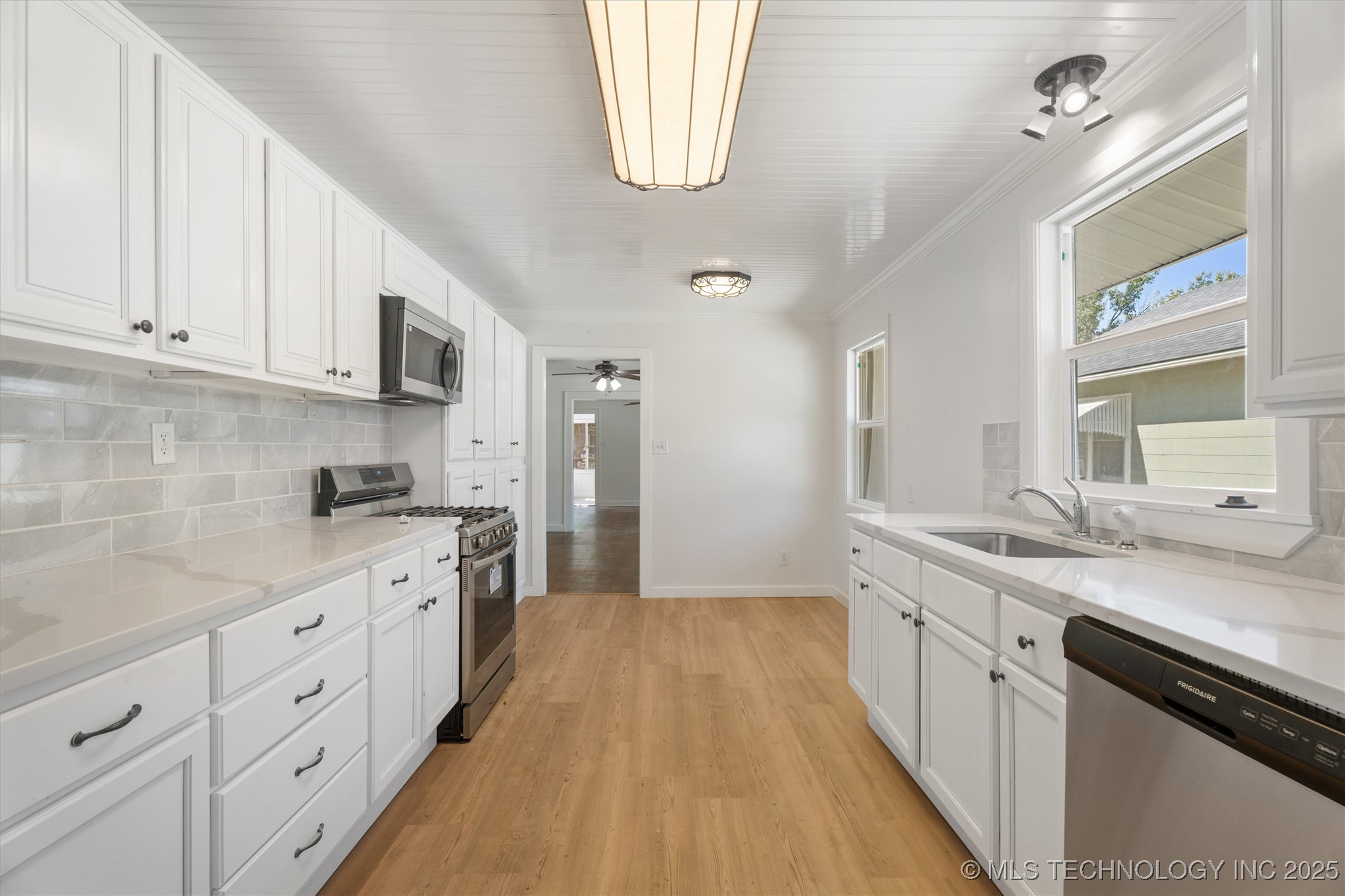 1436 S Keeler Avenue Property Photo 23