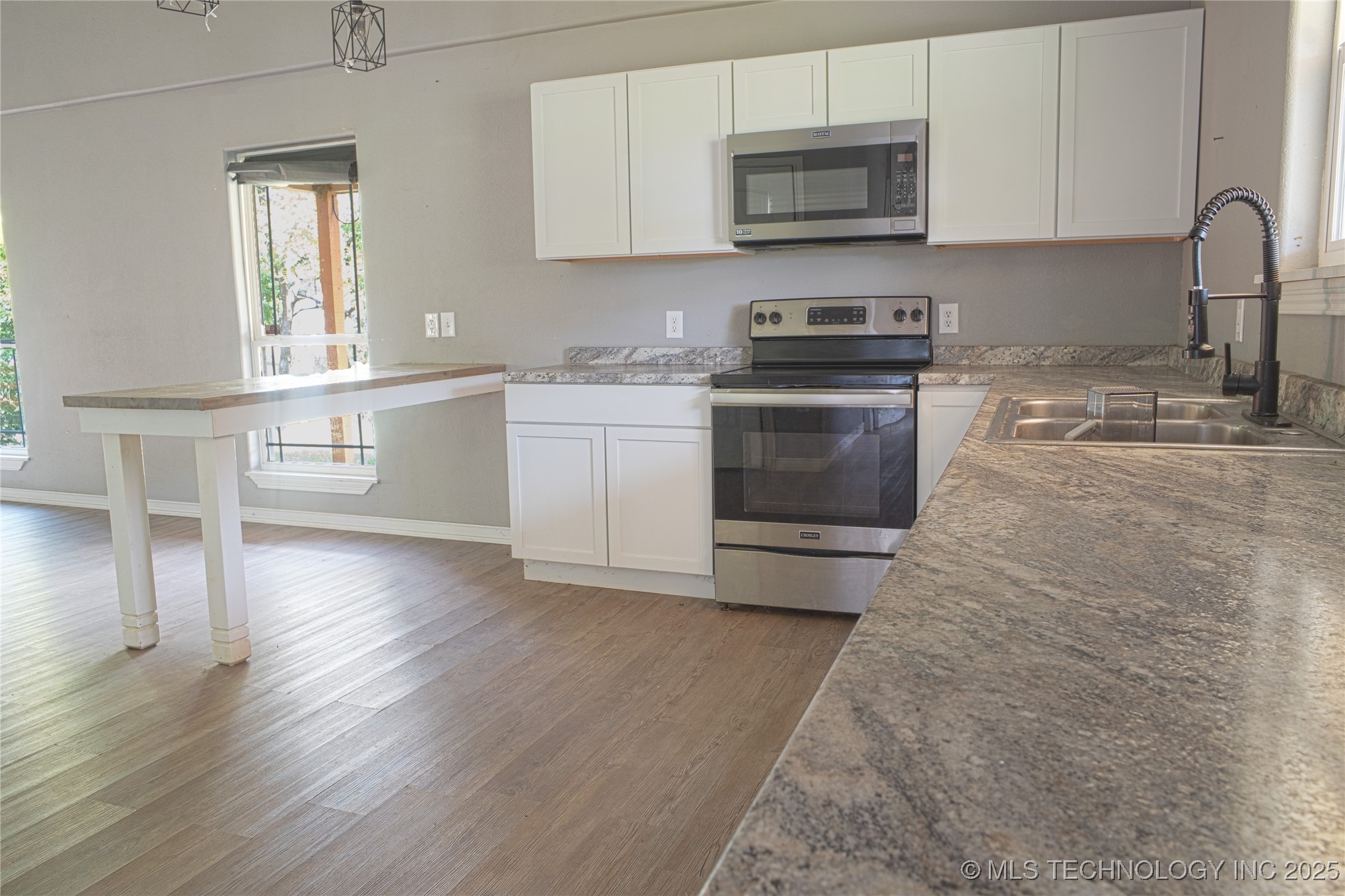 80300 S 4688 Property Photo 5