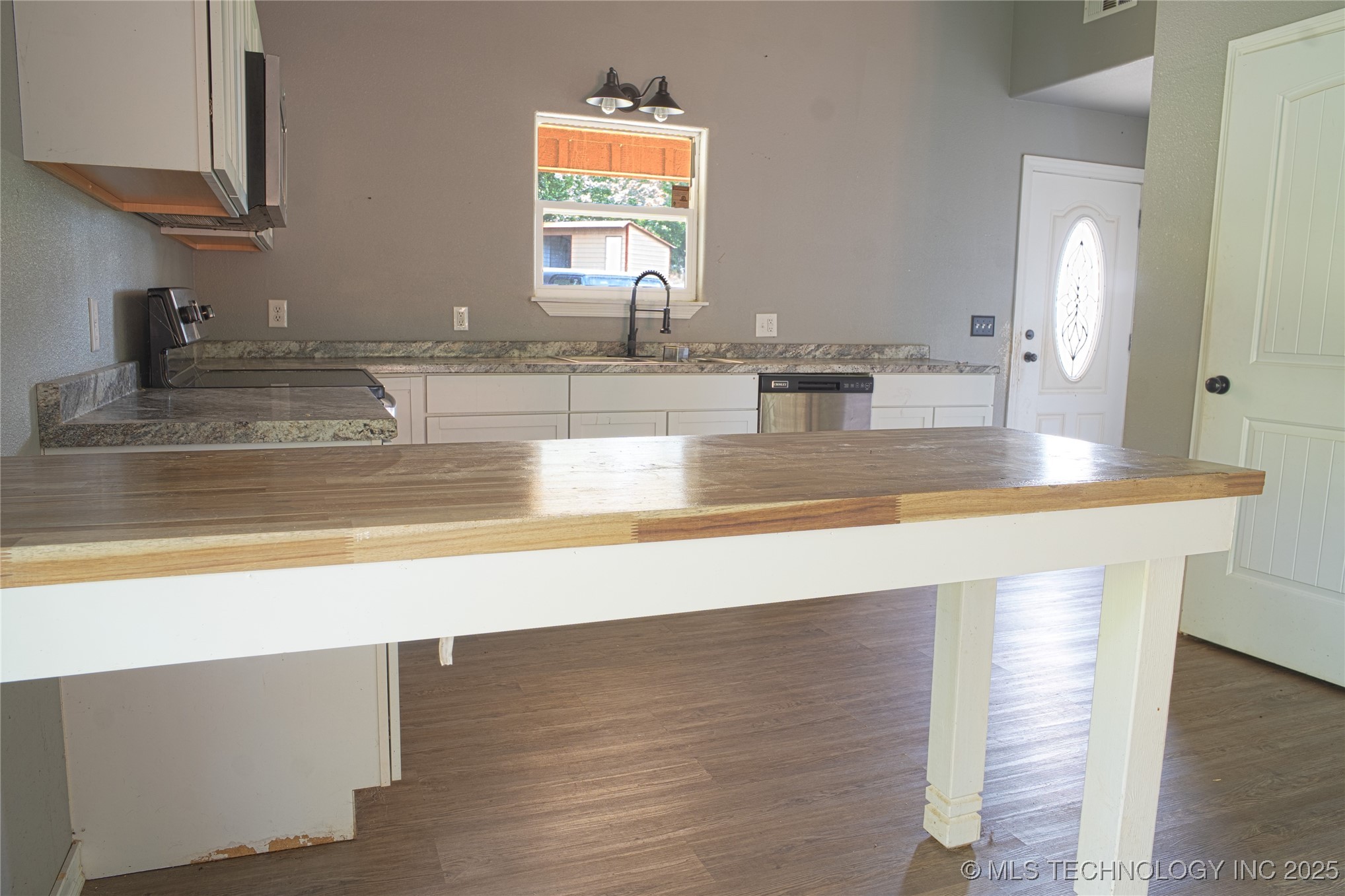 80300 S 4688 Property Photo 7