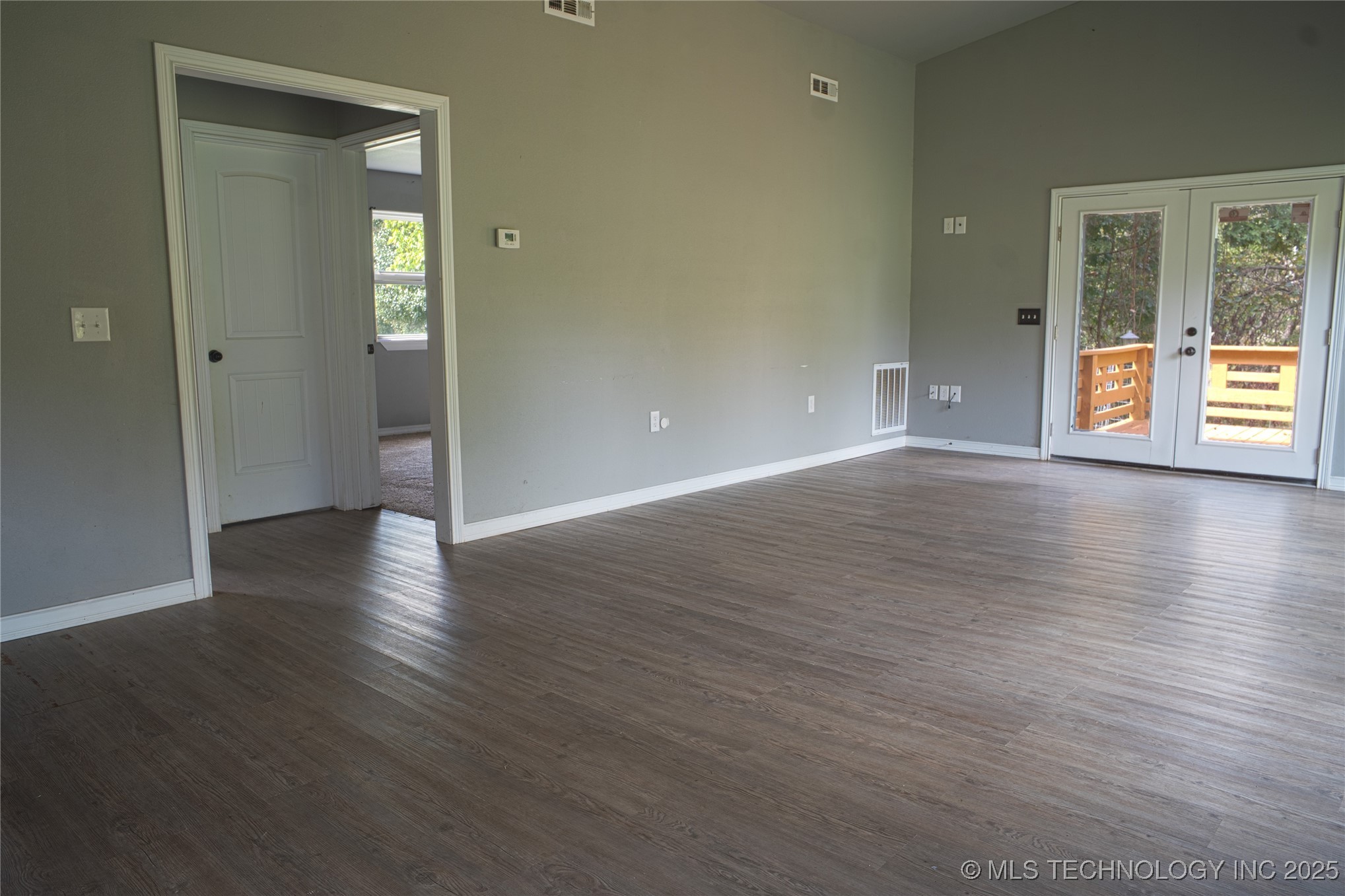 80300 S 4688 Property Photo 8