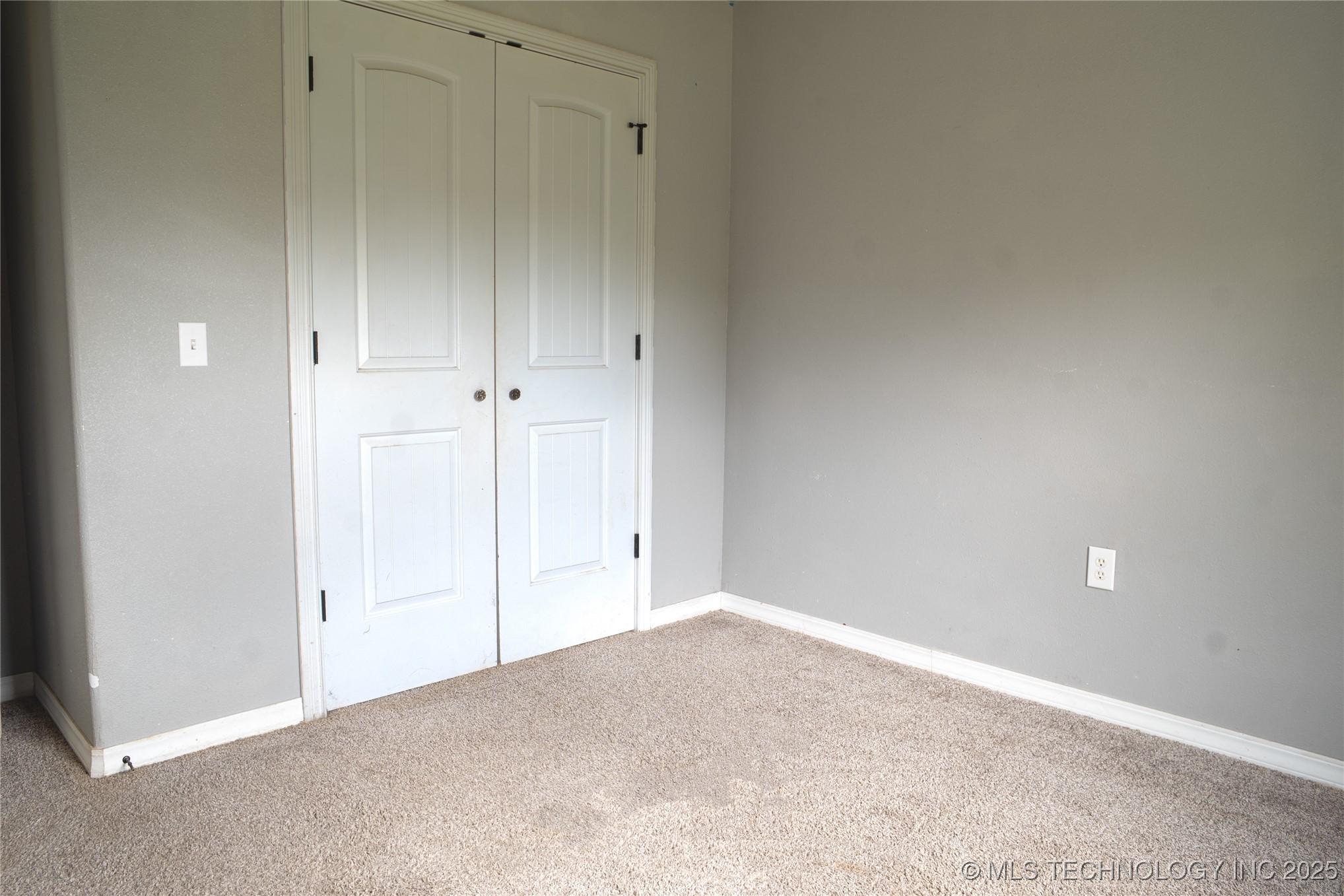 80300 S 4688 Property Photo 12