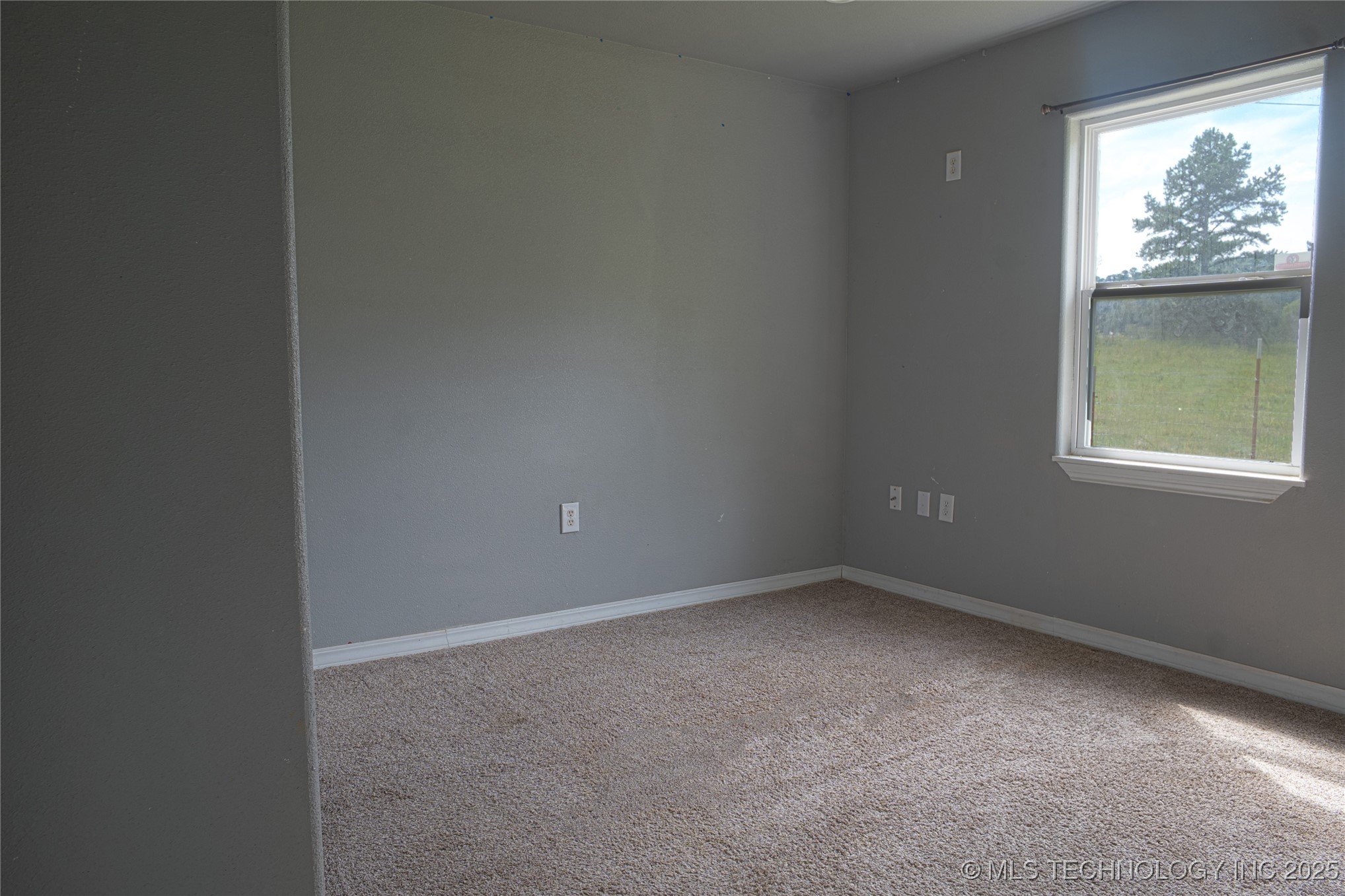 80300 S 4688 Property Photo 13